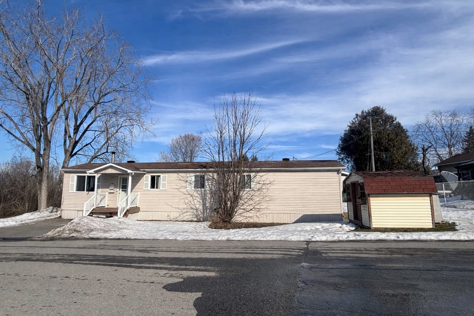 









46


5e Avenue O.

,
Gatineau (Gatineau),




QC
J8T4E8

