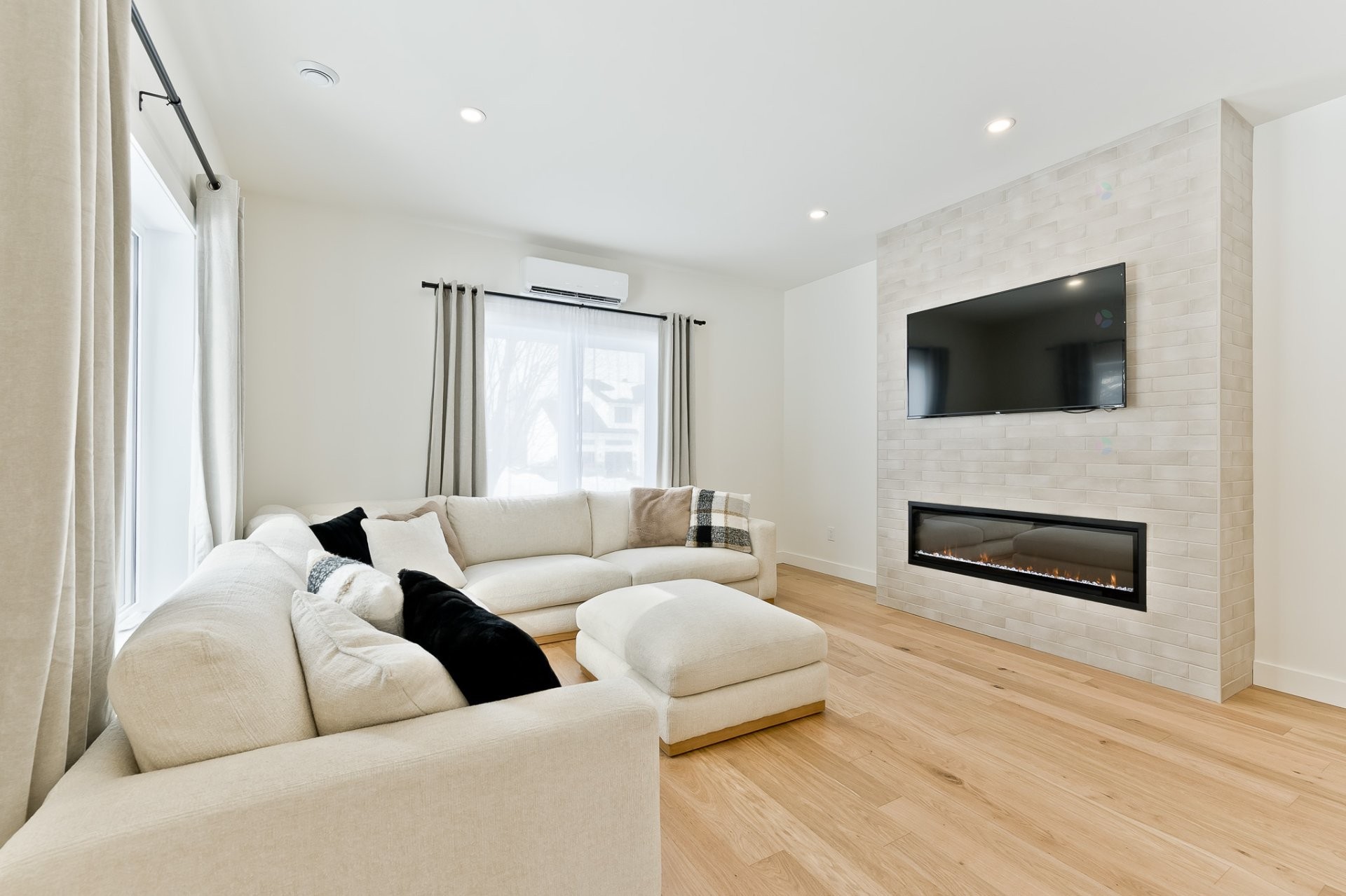 









234


Rue St-Laurent

,
Cookshire-Eaton,




QC
J0B1M0

