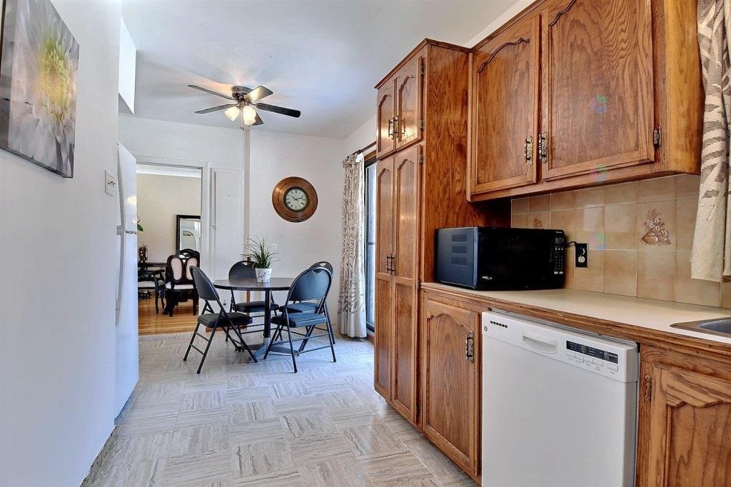 









4593


Av. Montclair

,
Montréal (Côte-des-Neiges/Notre-Dame-de-Grâce),




QC
H4B2J8

