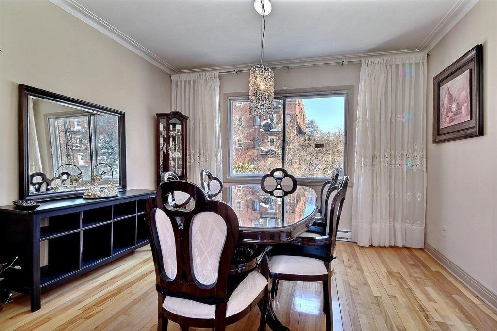 









4593


Av. Montclair

,
Montréal (Côte-des-Neiges/Notre-Dame-de-Grâce),




QC
H4B2J8

