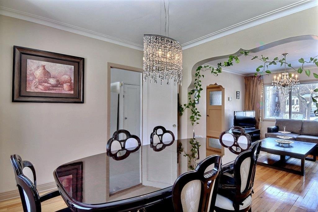 









4593


Av. Montclair

,
Montréal (Côte-des-Neiges/Notre-Dame-de-Grâce),




QC
H4B2J8

