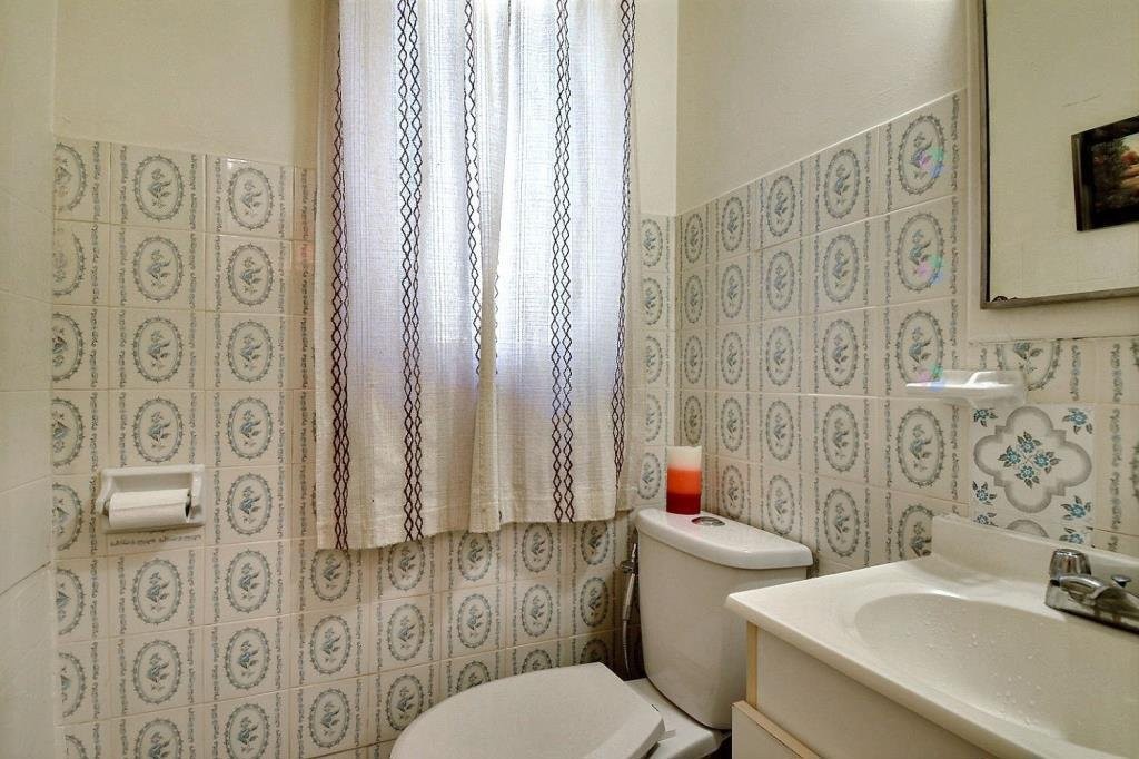 









4593


Av. Montclair

,
Montréal (Côte-des-Neiges/Notre-Dame-de-Grâce),




QC
H4B2J8

