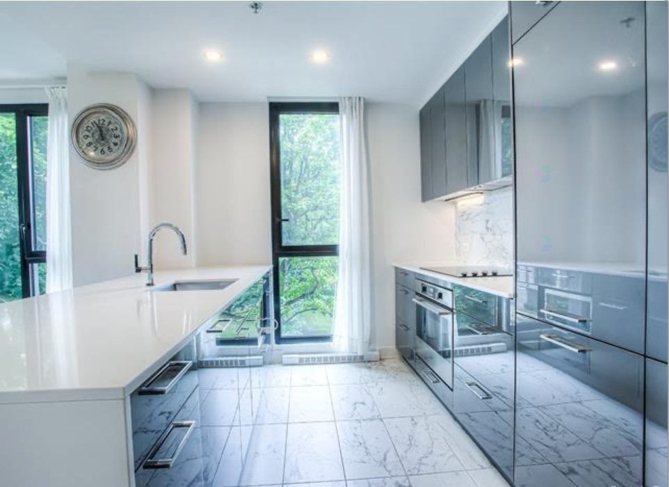 









2020


Boul. René-Lévesque O.

, 314,
Montréal (Ville-Marie),




QC
H3H0B4

