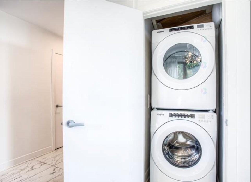 









2020


Boul. René-Lévesque O.

, 314,
Montréal (Ville-Marie),




QC
H3H0B4

