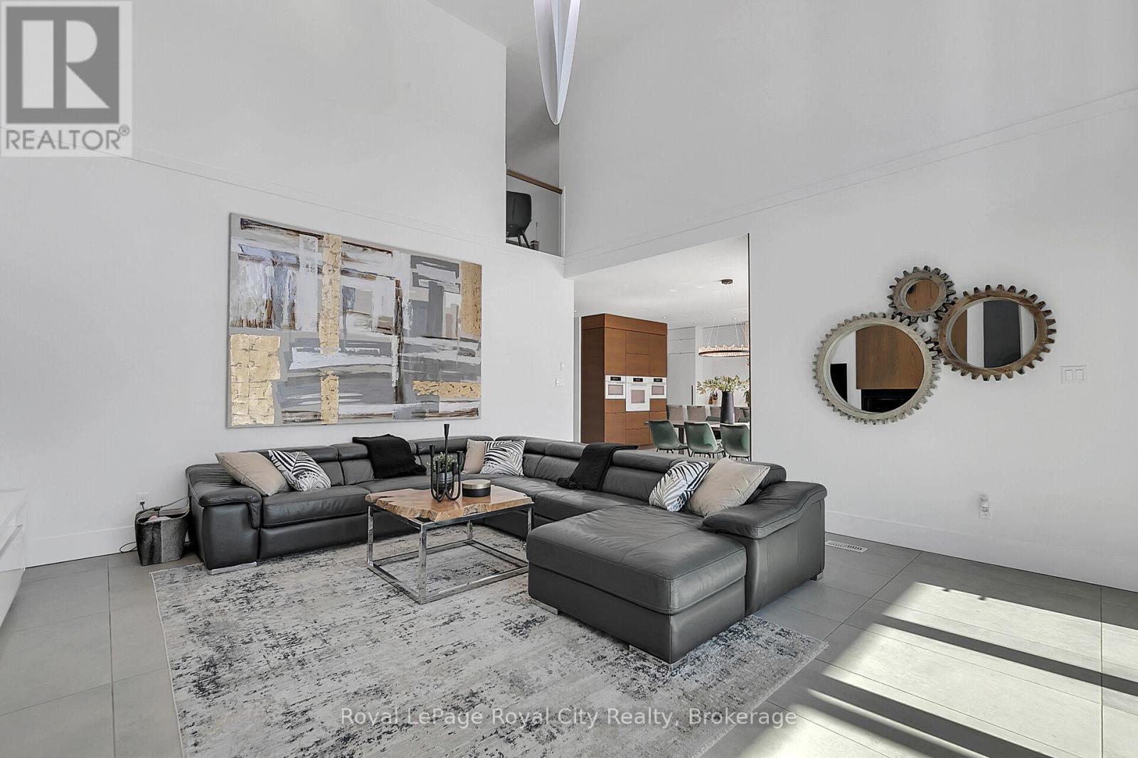 












303 GOSLING GARDENS

,
Guelph (Clairfields/Hanlon Business Park),




Ontario
N1L0M1

