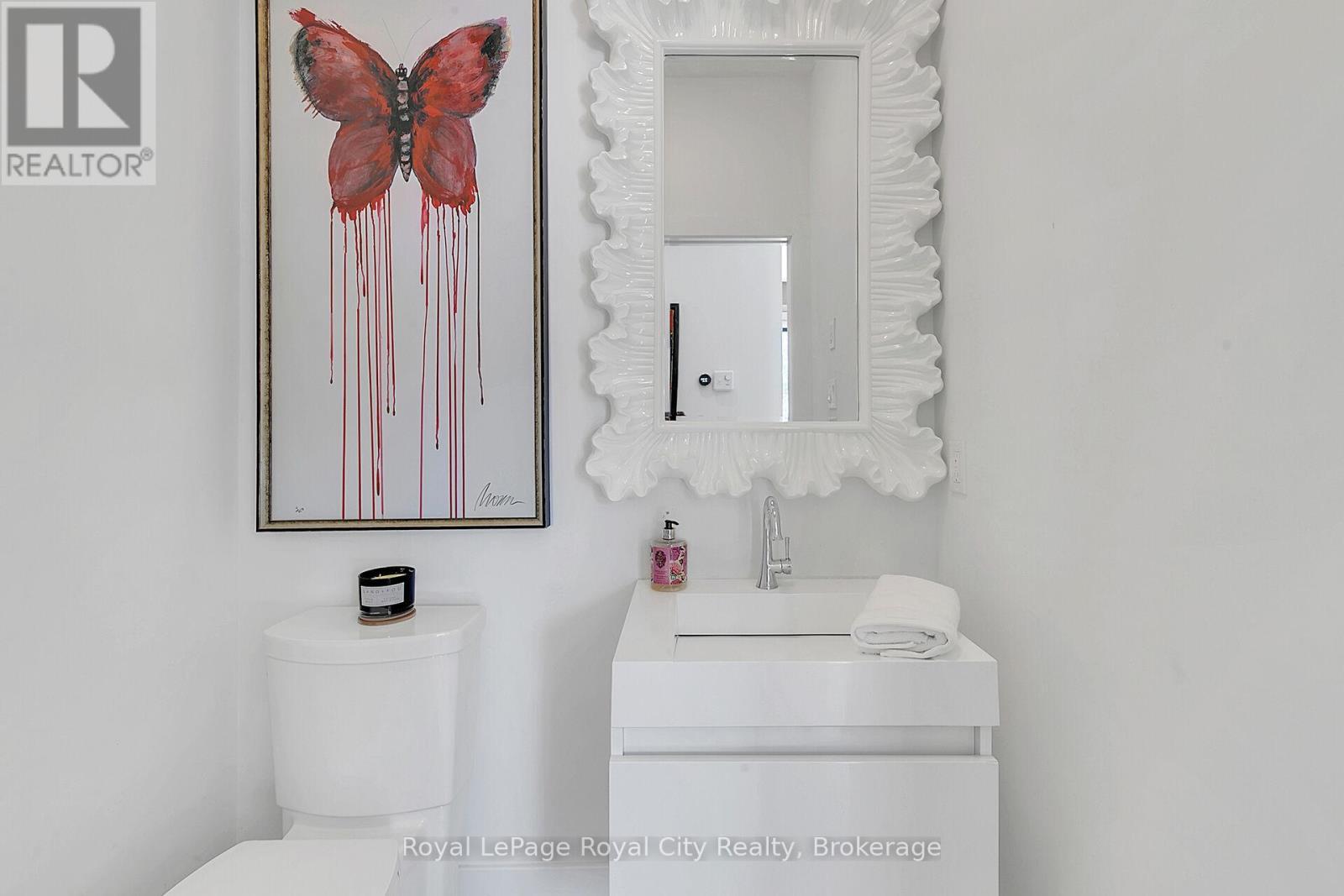 












303 GOSLING GARDENS

,
Guelph (Clairfields/Hanlon Business Park),




Ontario
N1L0M1

