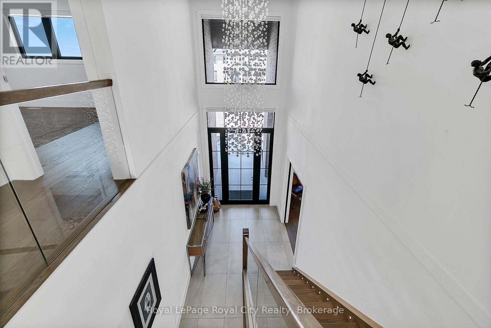 












303 GOSLING GARDENS

,
Guelph (Clairfields/Hanlon Business Park),




Ontario
N1L0M1

