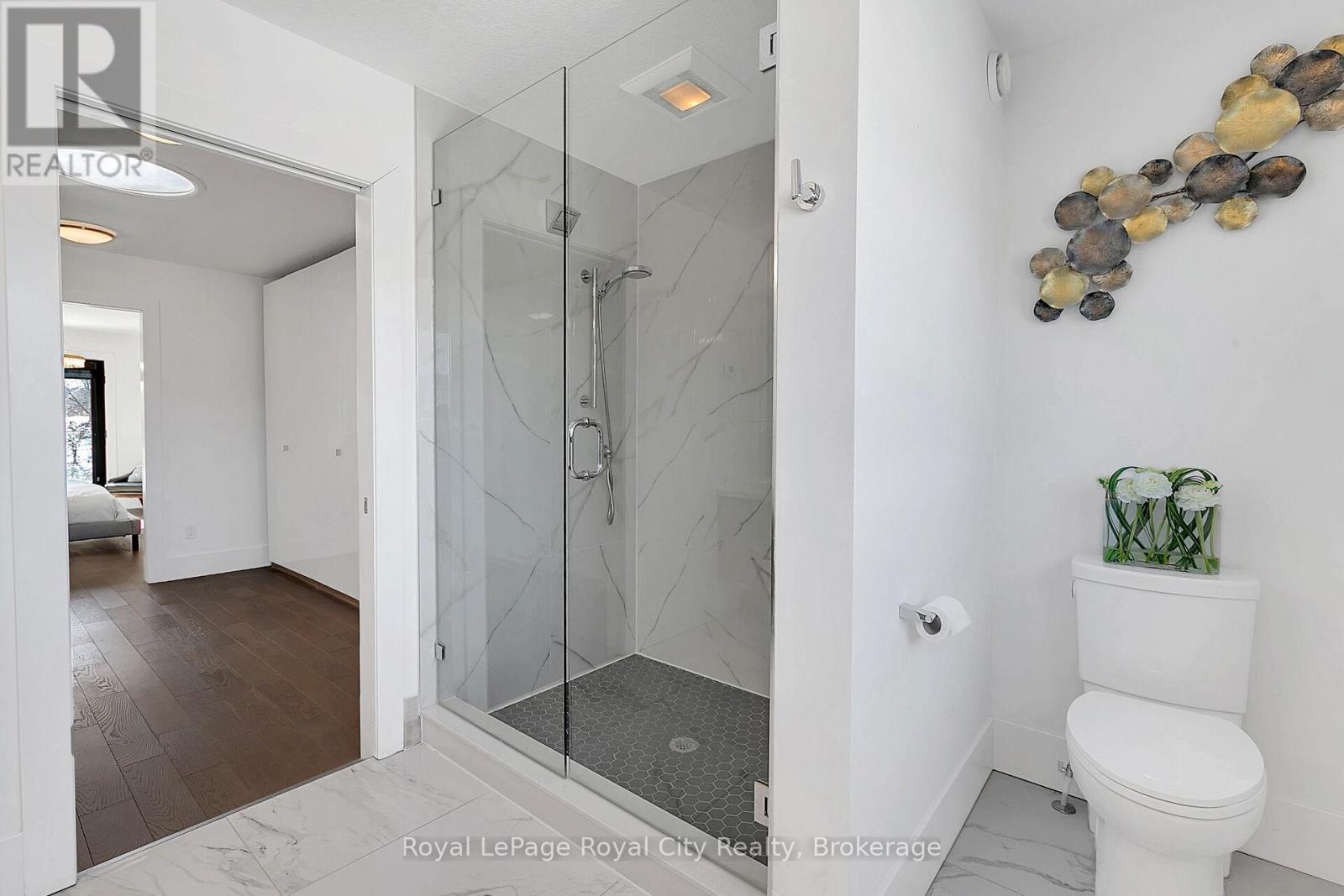 












303 GOSLING GARDENS

,
Guelph (Clairfields/Hanlon Business Park),




Ontario
N1L0M1

