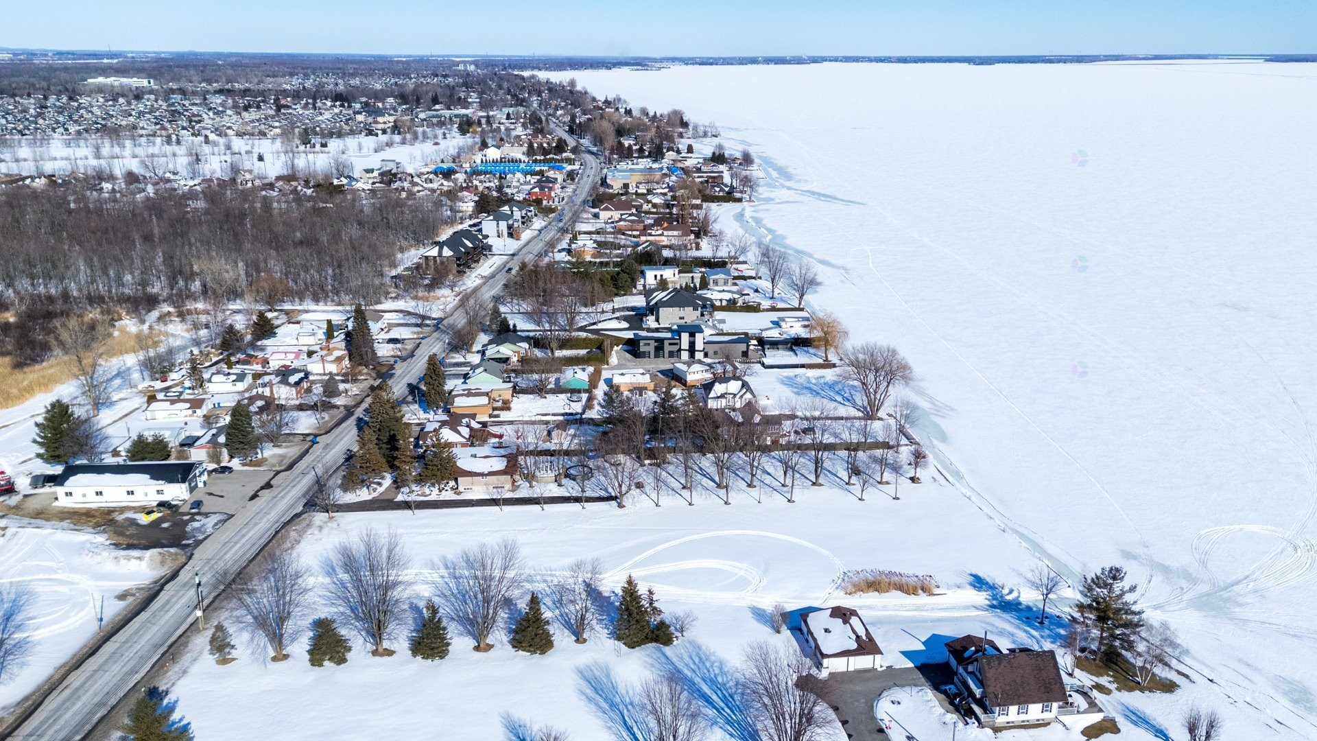 












Rue Principale

,
Saint-Zotique,







QC
J0P1Z0

