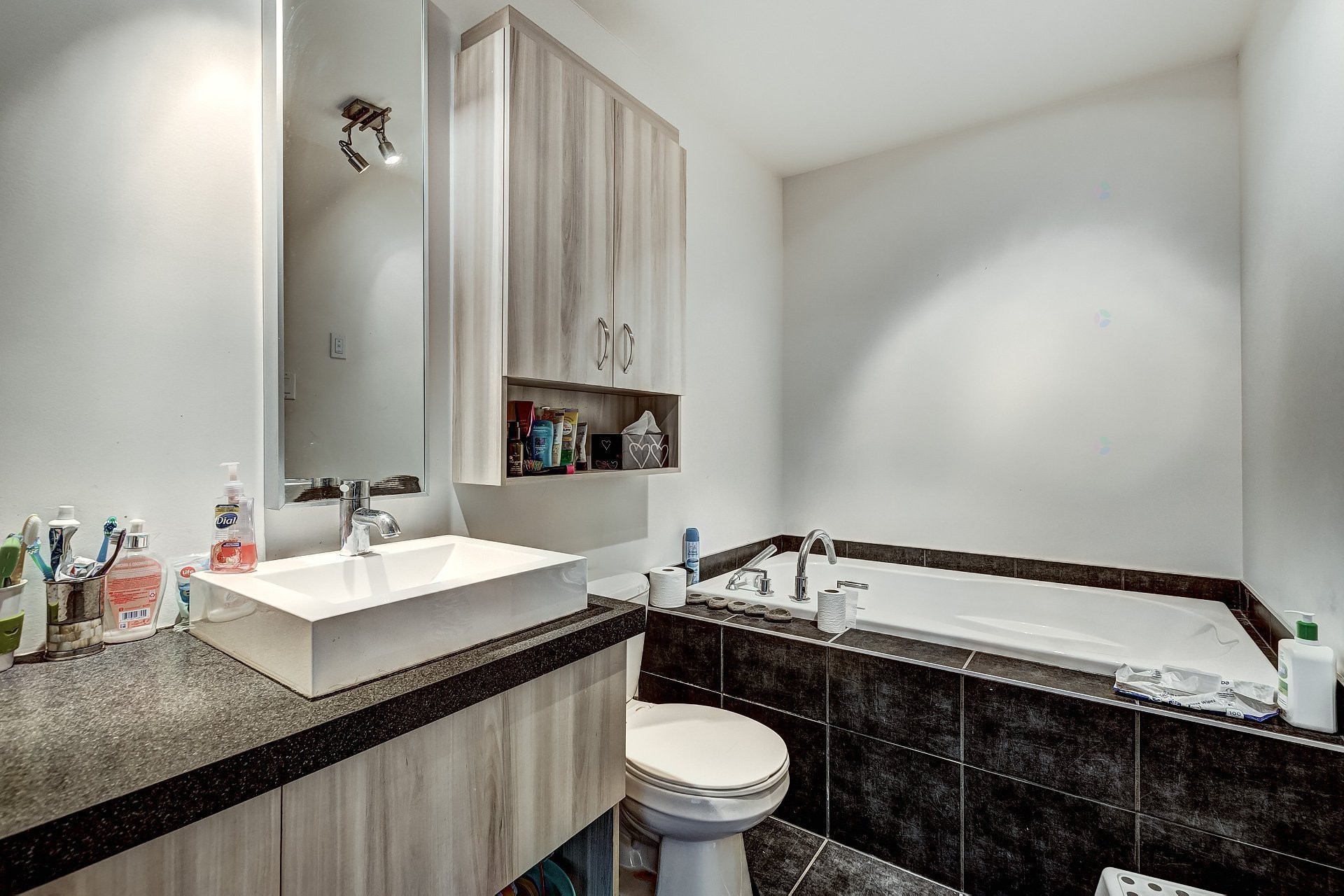 









8050


Rue de Londres

, 7,
Brossard,




QC
J4Y0K6

