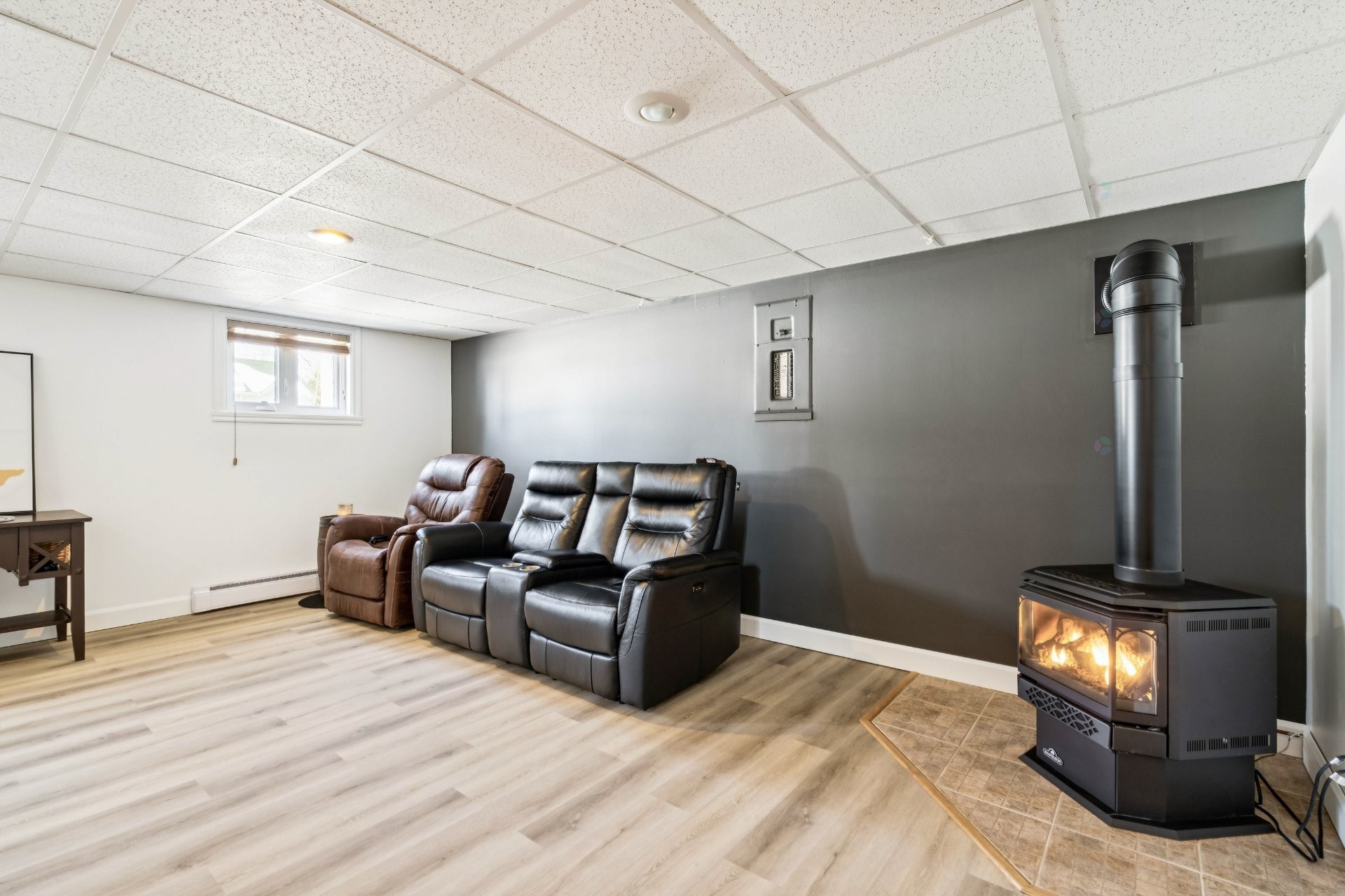 









202


12e Avenue

,
Saint-Zotique,




QC
J0P1Z0

