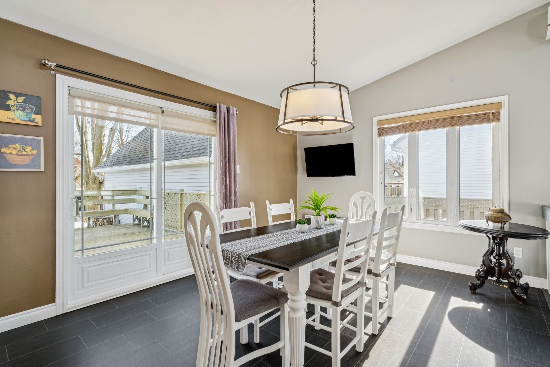 









202


12e Avenue

,
Saint-Zotique,




QC
J0P1Z0

