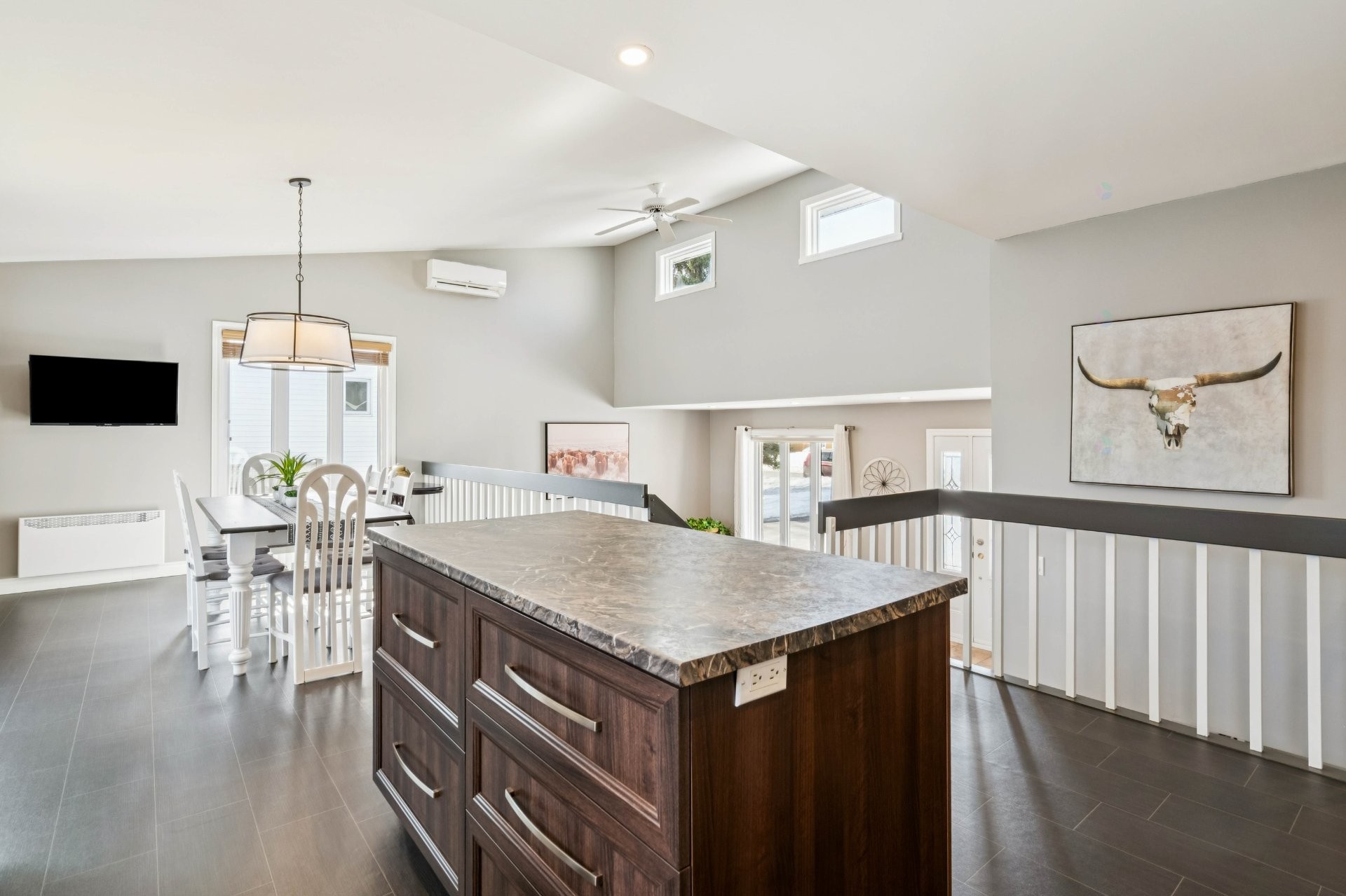 









202


12e Avenue

,
Saint-Zotique,




QC
J0P1Z0

