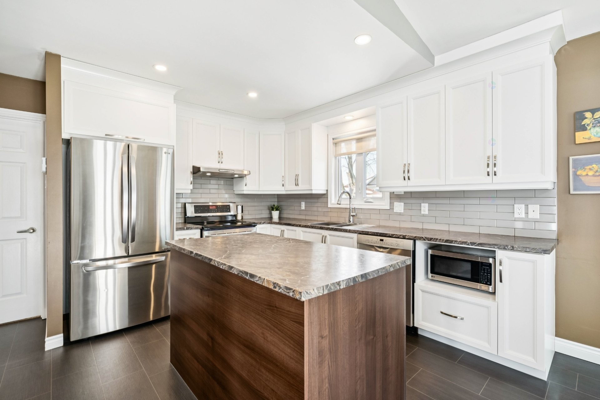 









202


12e Avenue

,
Saint-Zotique,




QC
J0P1Z0

