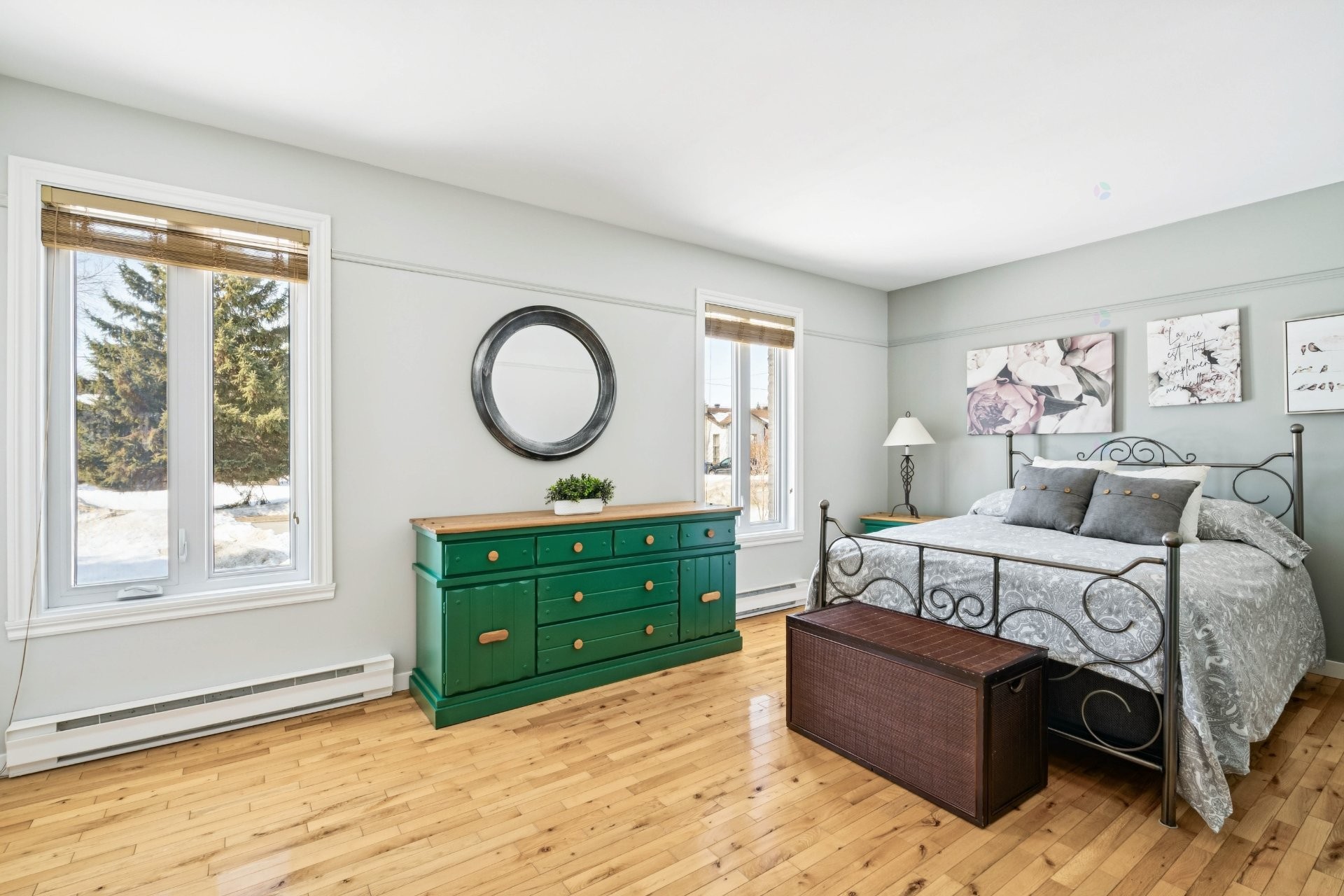 









202


12e Avenue

,
Saint-Zotique,




QC
J0P1Z0

