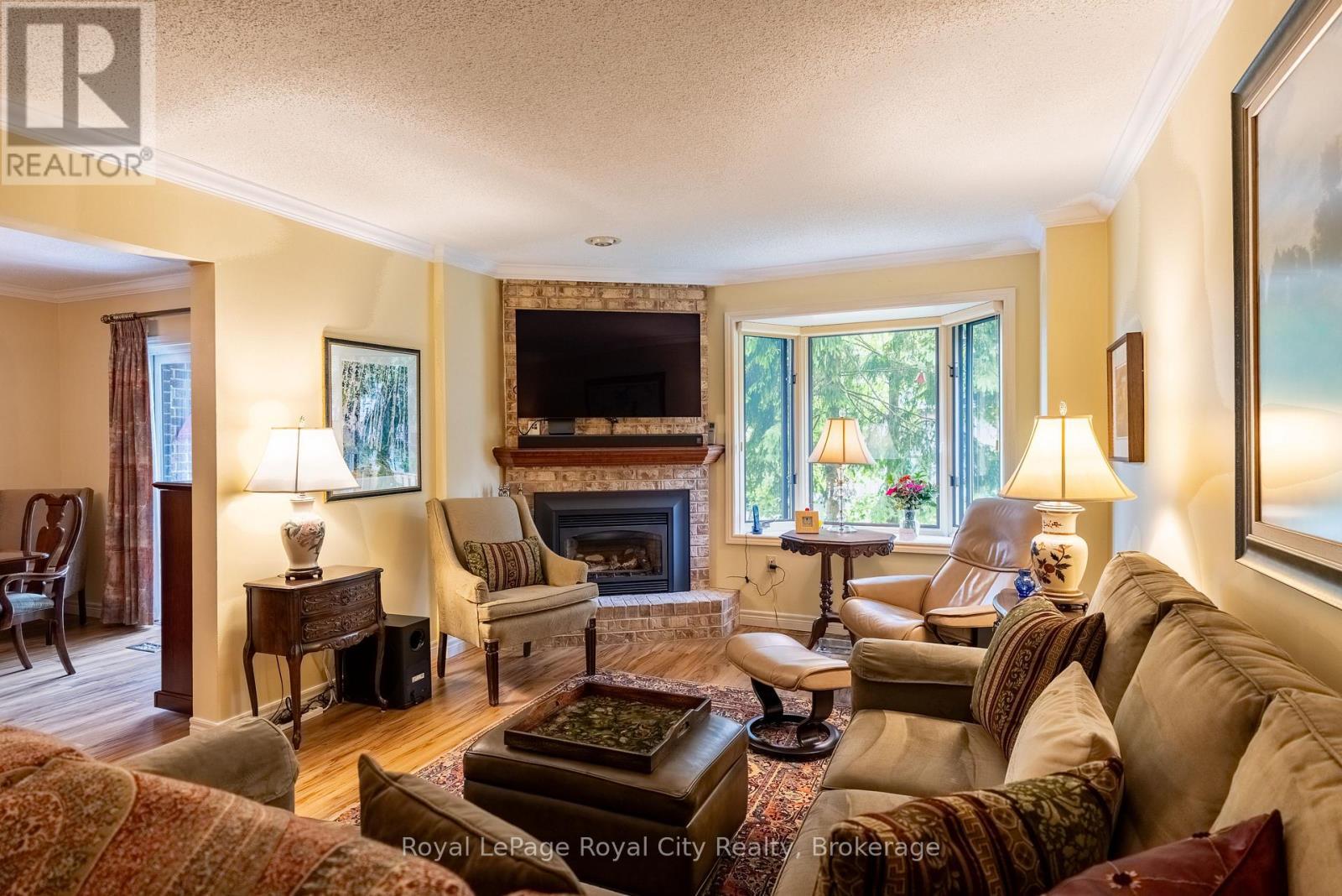 












101 - 121 WATERLOO AVENUE

,
Guelph (Downtown),




Ontario
N1H3H9

