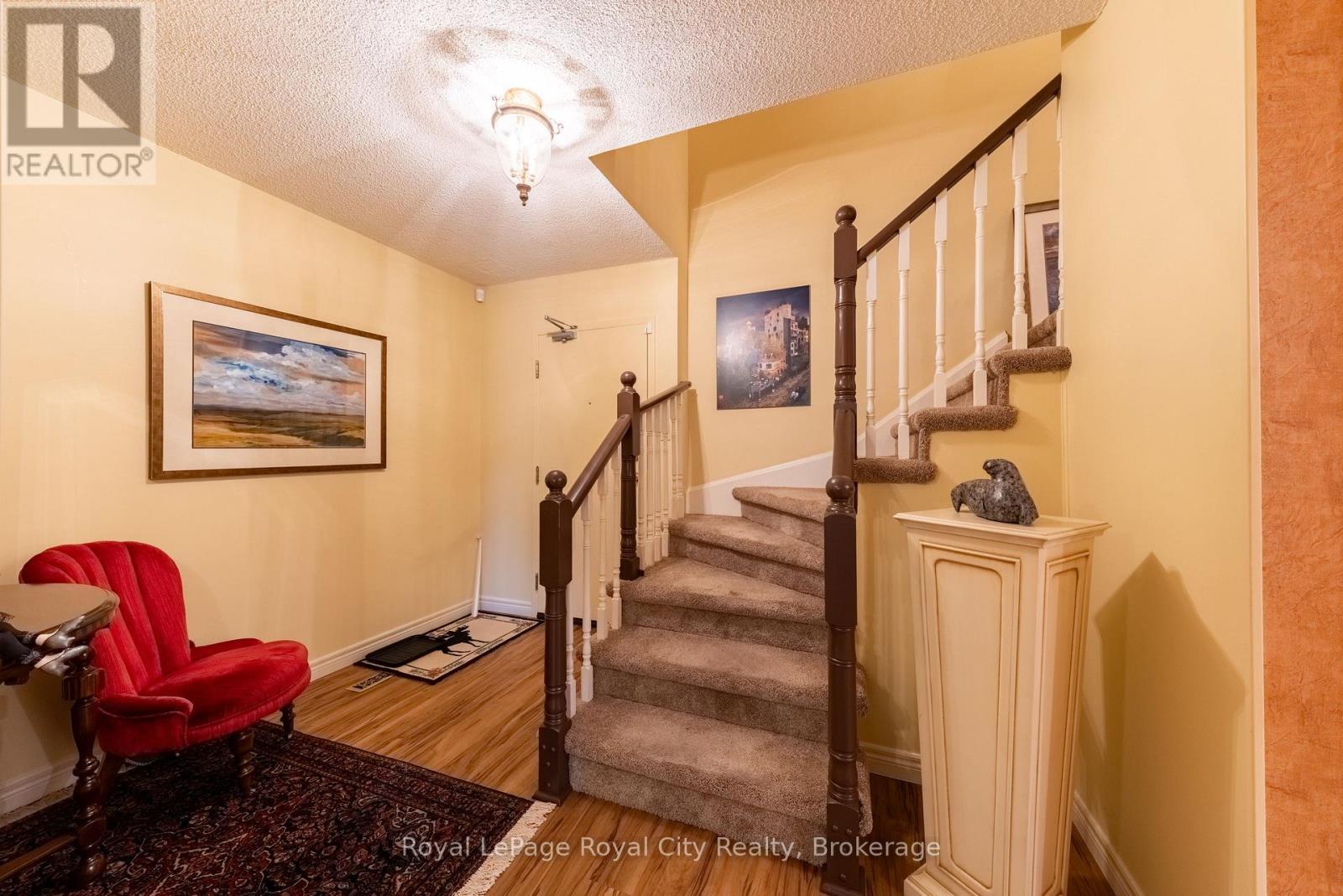 












101 - 121 WATERLOO AVENUE

,
Guelph (Downtown),




Ontario
N1H3H9

