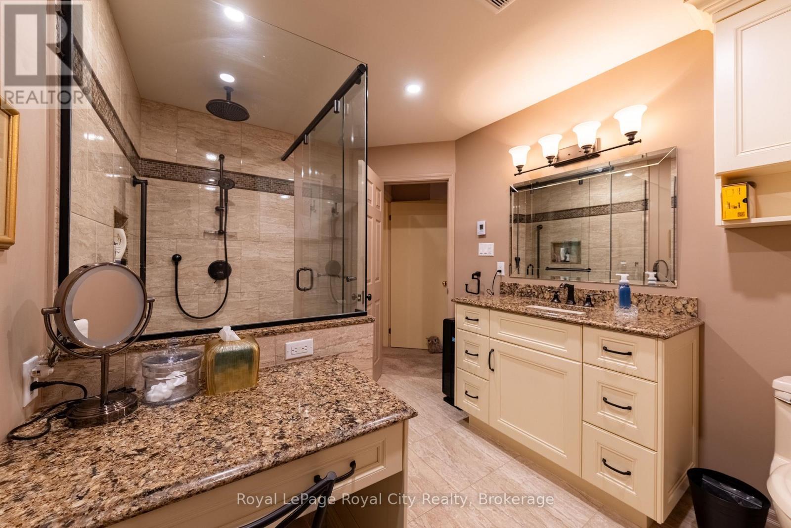 












101 - 121 WATERLOO AVENUE

,
Guelph (Downtown),




Ontario
N1H3H9


