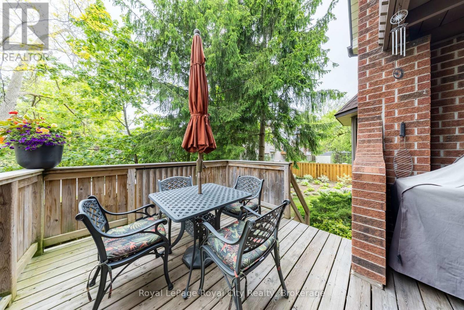 












101 - 121 WATERLOO AVENUE

,
Guelph (Downtown),




Ontario
N1H3H9

