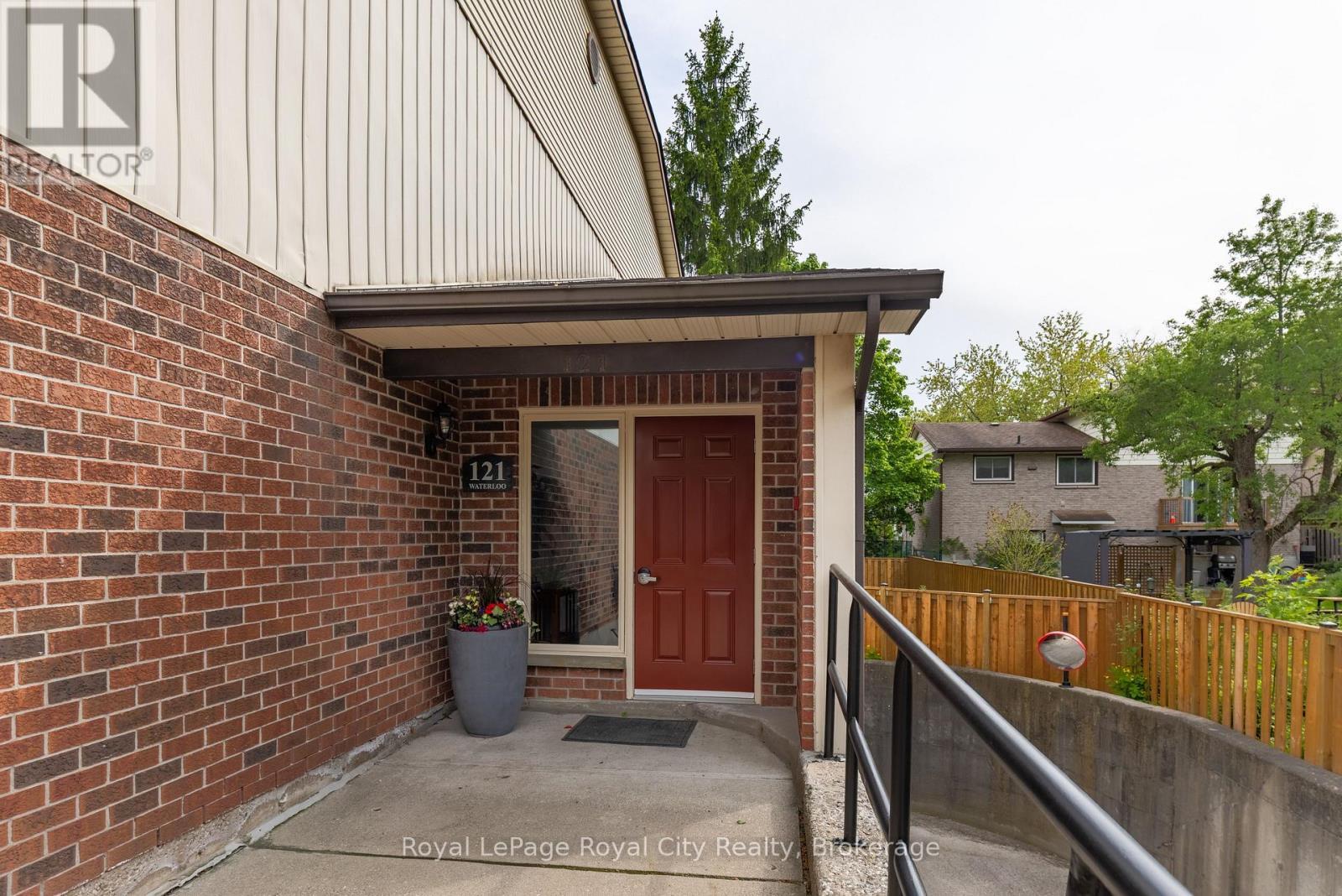 












101 - 121 WATERLOO AVENUE

,
Guelph (Downtown),




Ontario
N1H3H9

