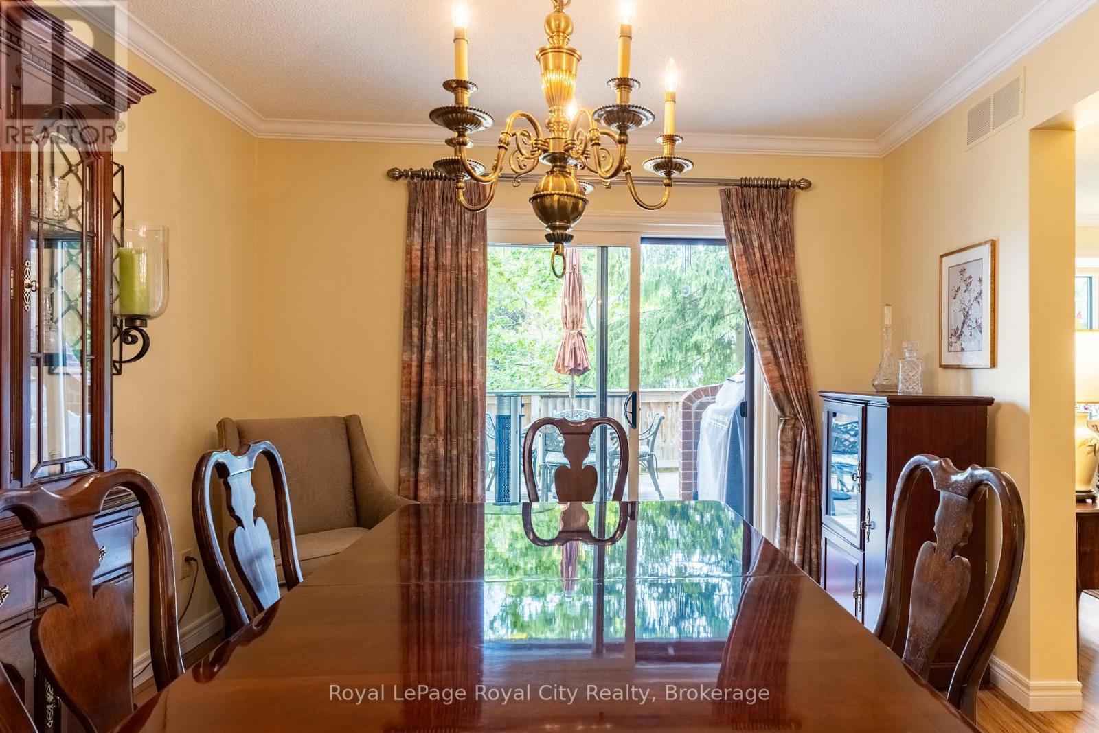 












101 - 121 WATERLOO AVENUE

,
Guelph (Downtown),




Ontario
N1H3H9

