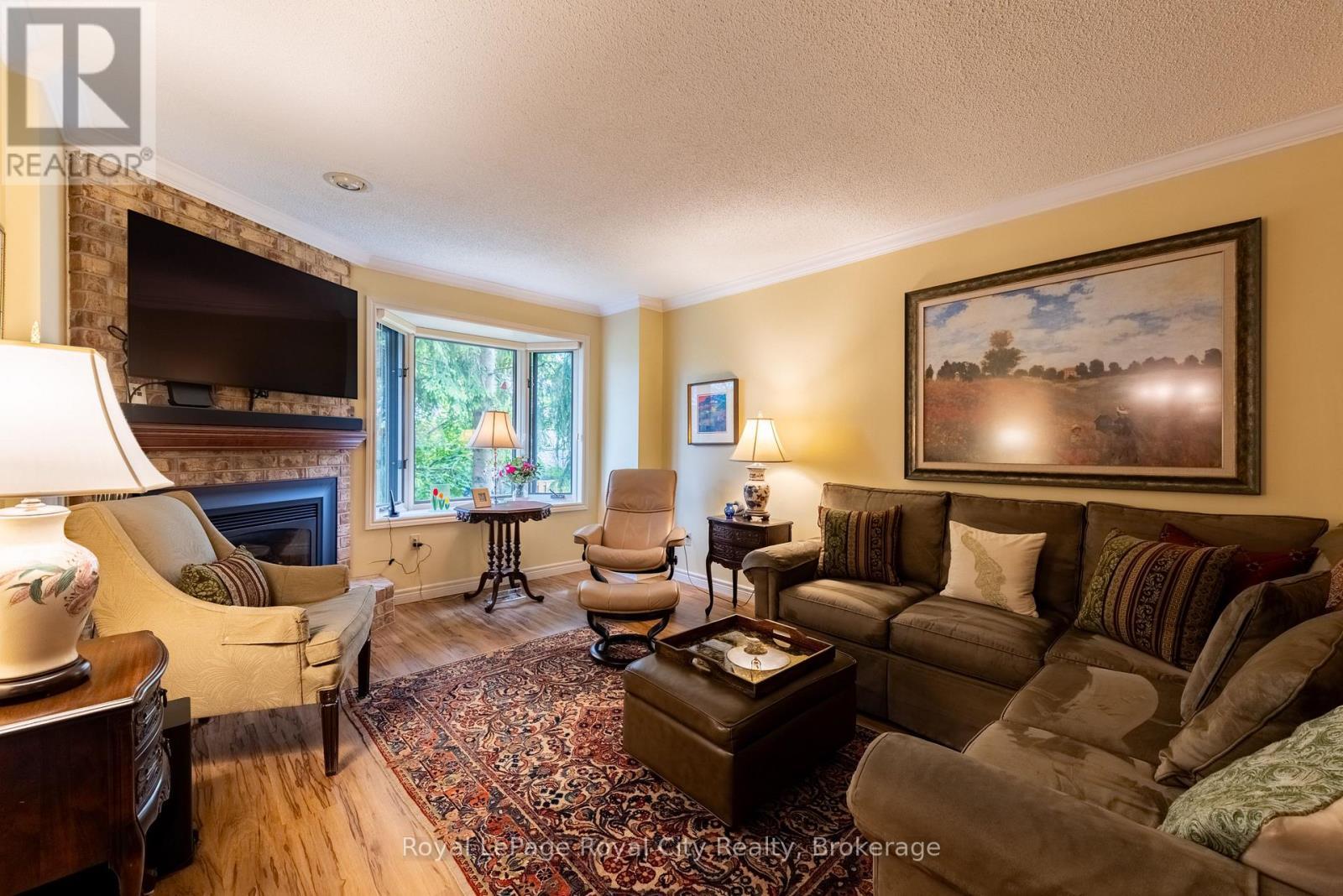 












101 - 121 WATERLOO AVENUE

,
Guelph (Downtown),




Ontario
N1H3H9

