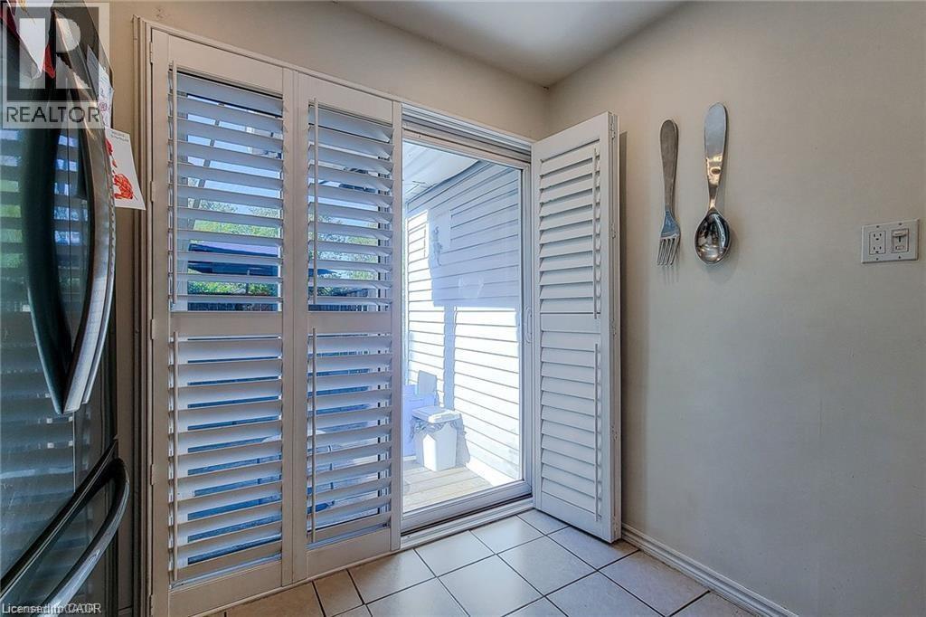 












86 EAST 18TH Street

,
Hamilton,




Ontario
L9A4N8

