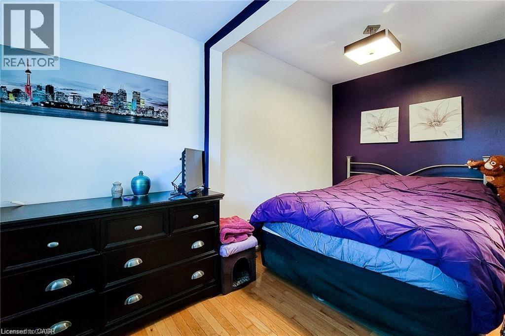 












86 EAST 18TH Street

,
Hamilton,




Ontario
L9A4N8

