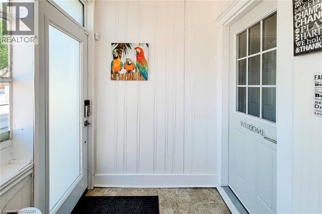 












86 EAST 18TH Street

,
Hamilton,




Ontario
L9A4N8

