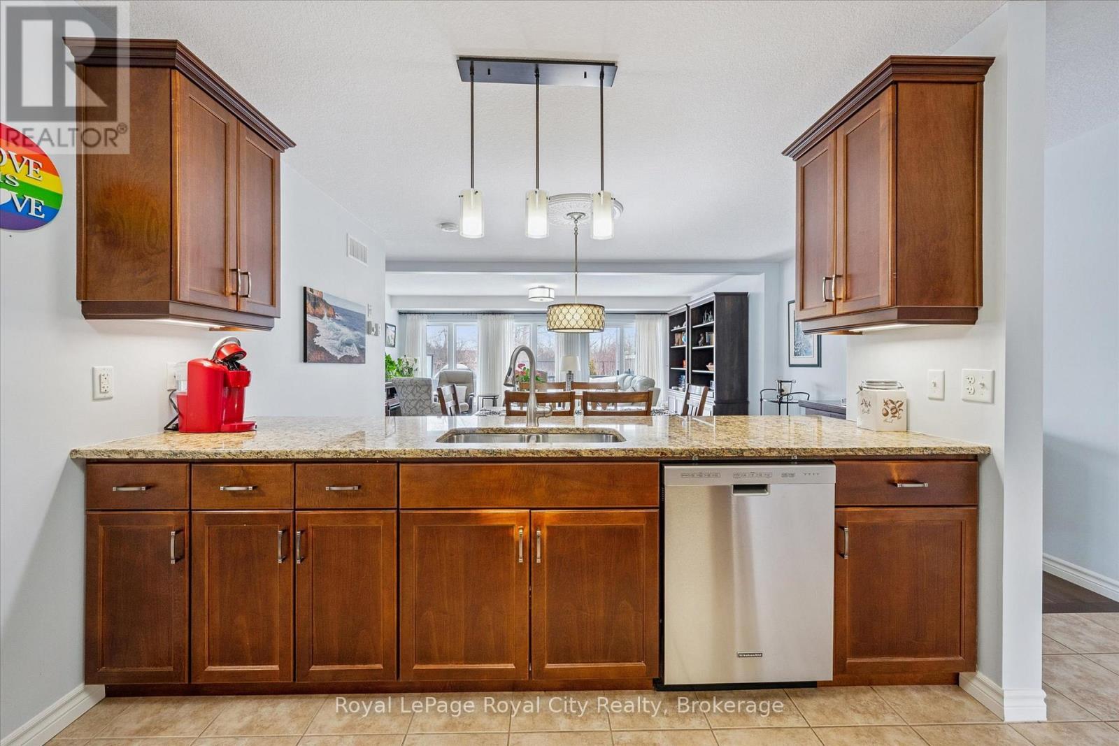 












108 MUSSEN STREET

,
Guelph (Victoria North),




Ontario
N1E0K2

