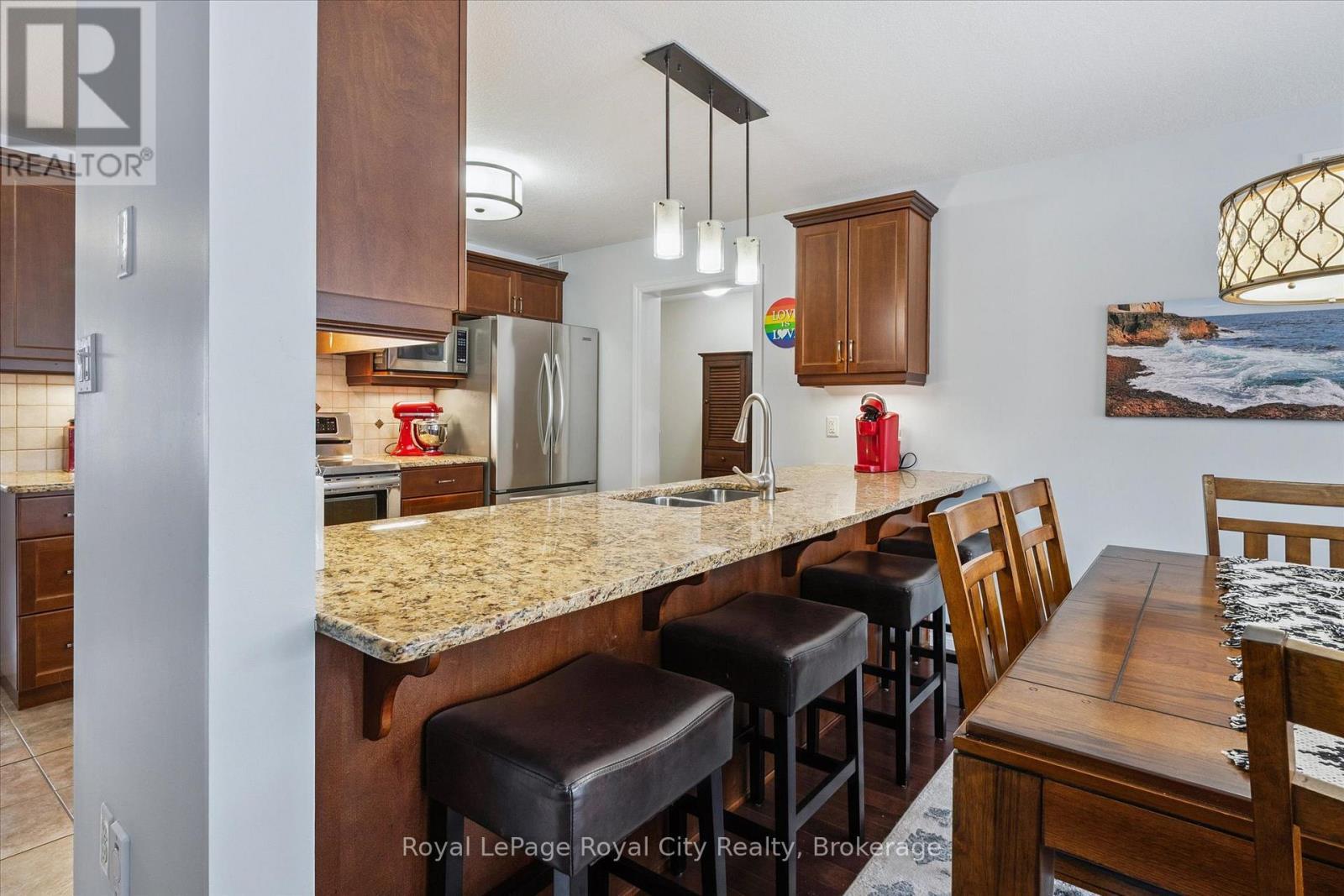 












108 MUSSEN STREET

,
Guelph (Victoria North),




Ontario
N1E0K2

