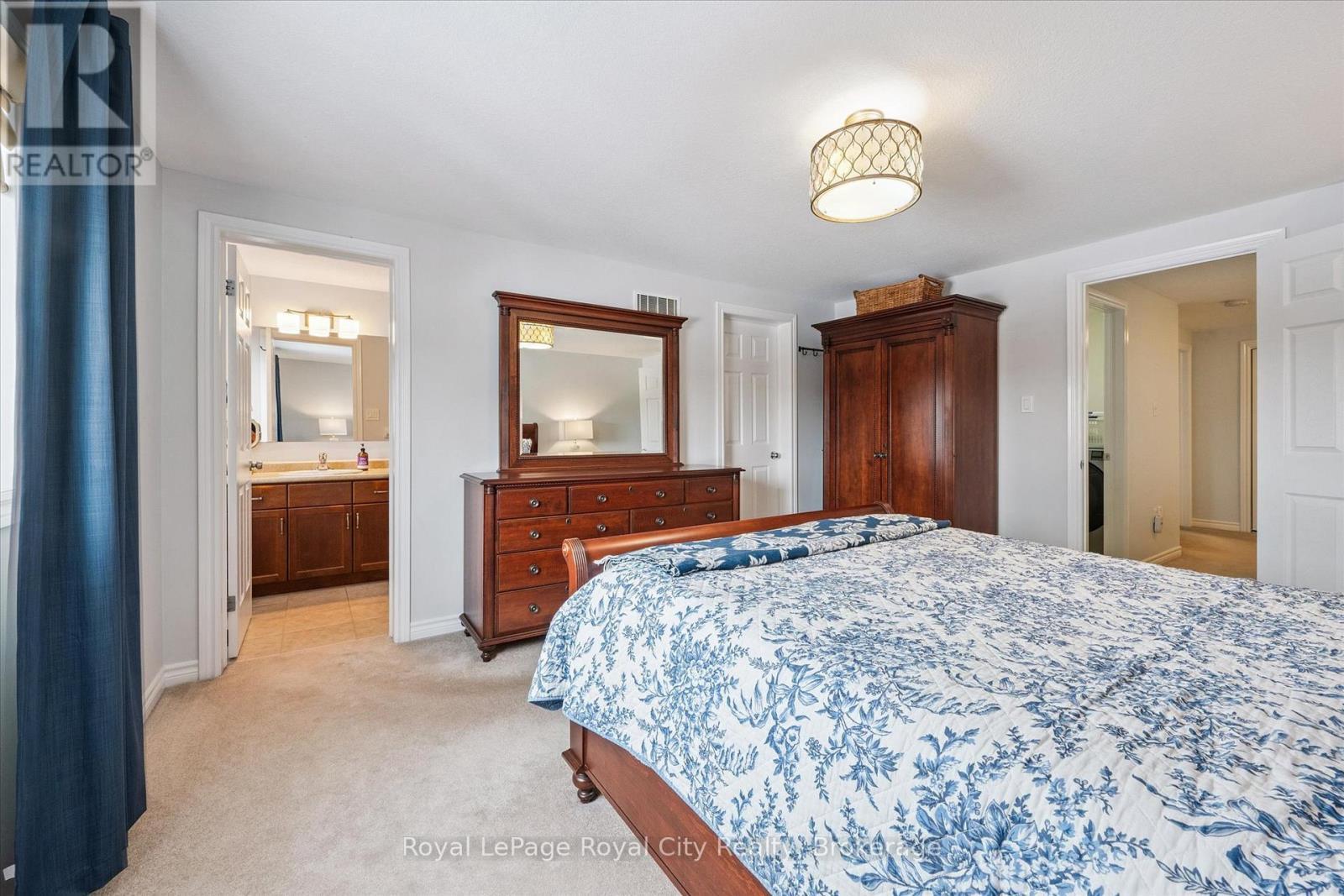 












108 MUSSEN STREET

,
Guelph (Victoria North),




Ontario
N1E0K2

