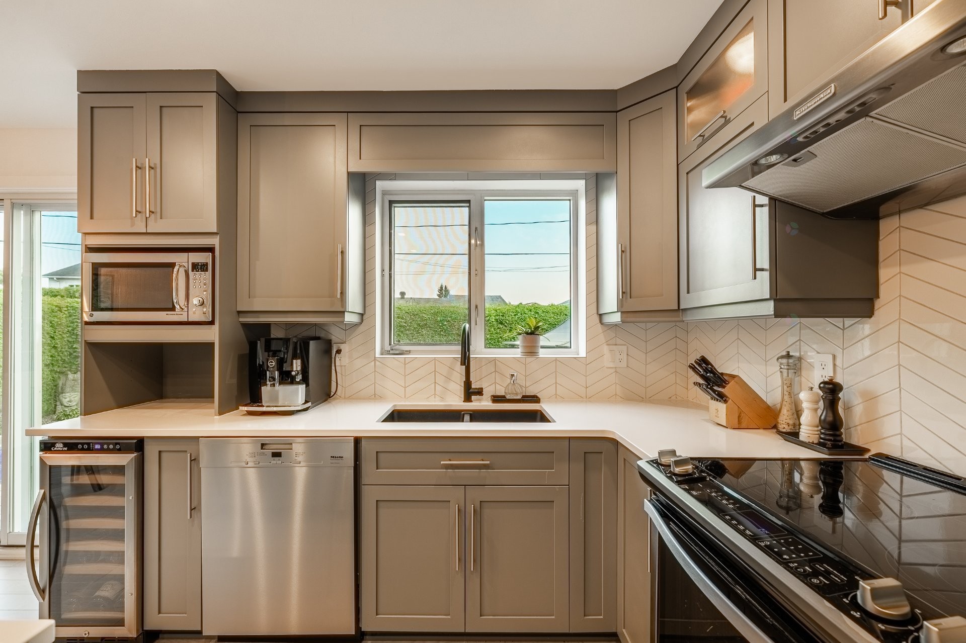 









15


Rue Besset

,
Saint-Mathias-sur-Richelieu,




QC
J3L6A3

