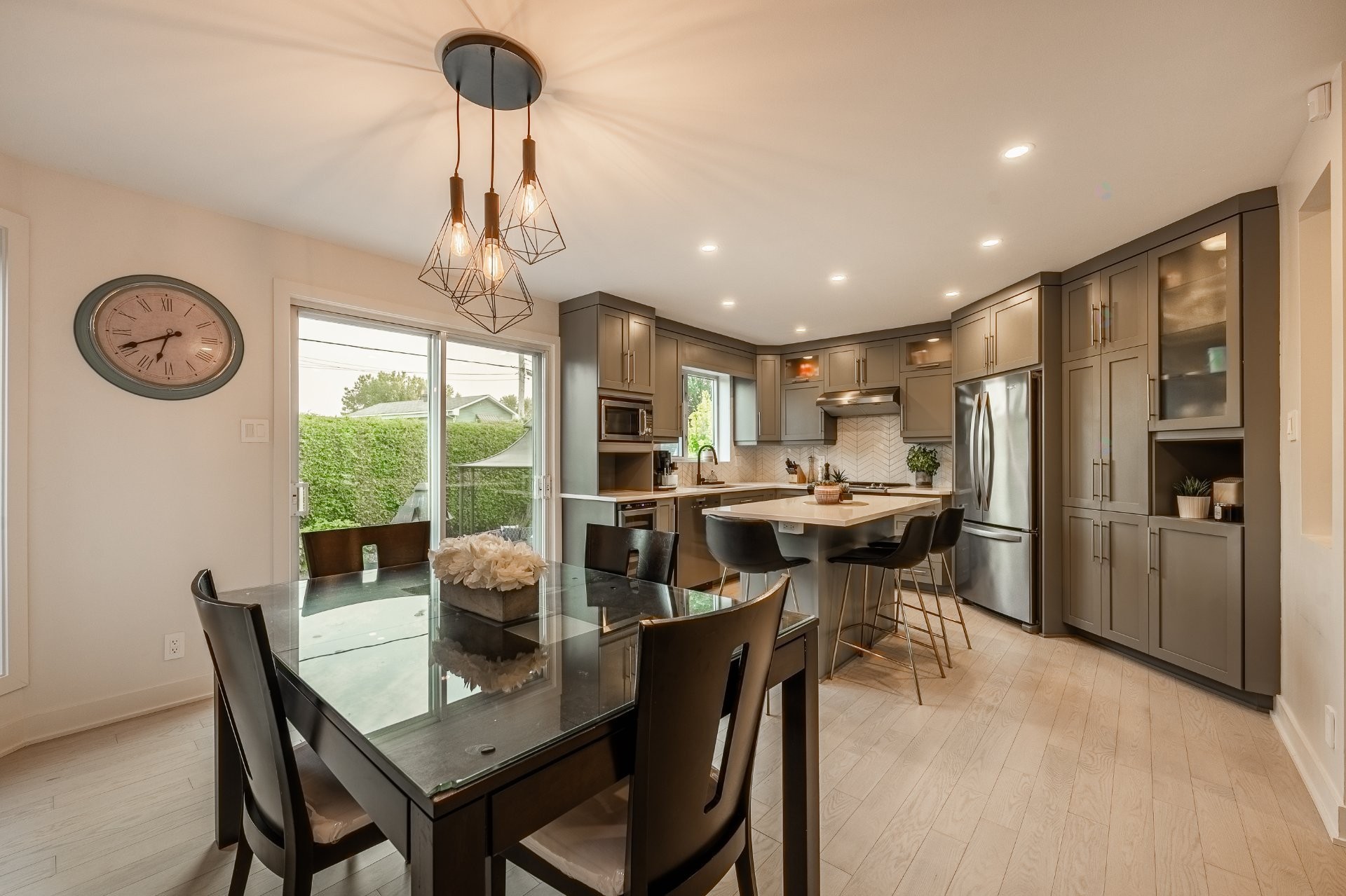 









15


Rue Besset

,
Saint-Mathias-sur-Richelieu,




QC
J3L6A3

