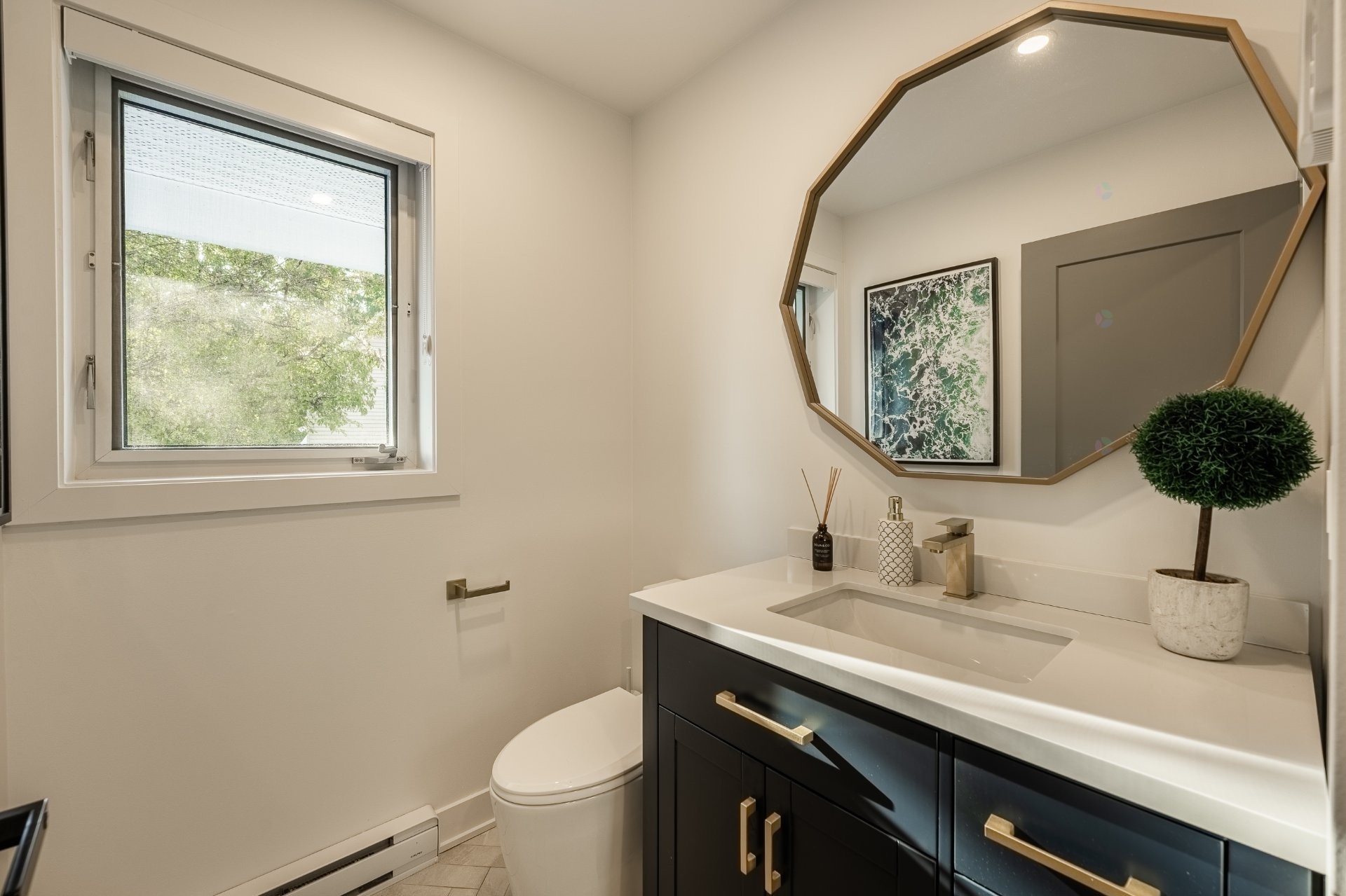 









15


Rue Besset

,
Saint-Mathias-sur-Richelieu,




QC
J3L6A3

