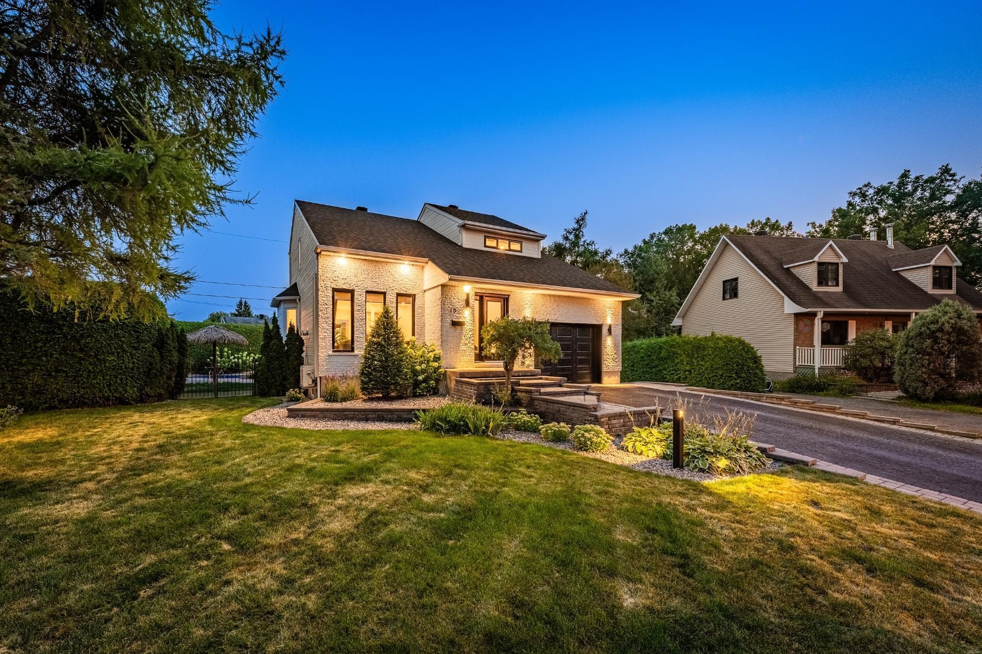 









15


Rue Besset

,
Saint-Mathias-sur-Richelieu,




QC
J3L6A3

