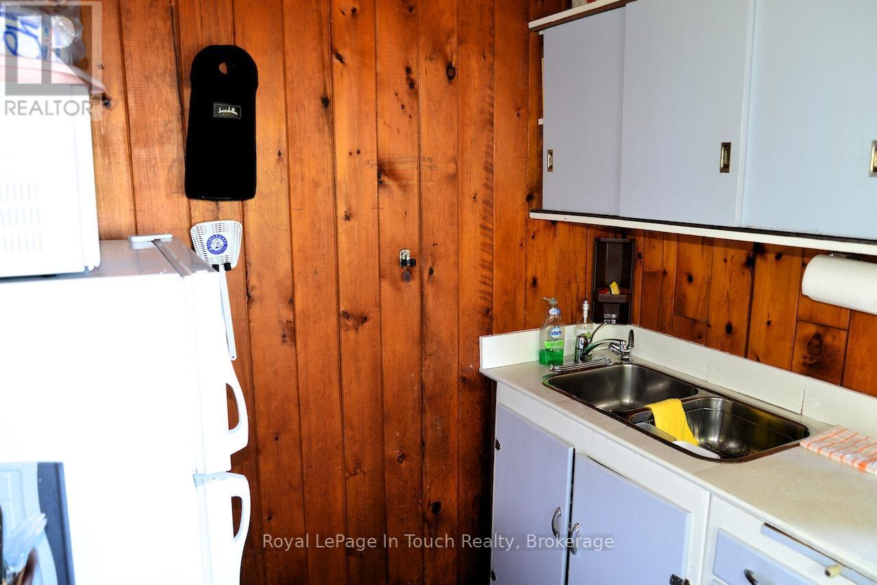 












1916 SIX MILE LAKE SHORE ISLAND

,
Georgian Bay (Baxter),




Ontario
L0K1S0

