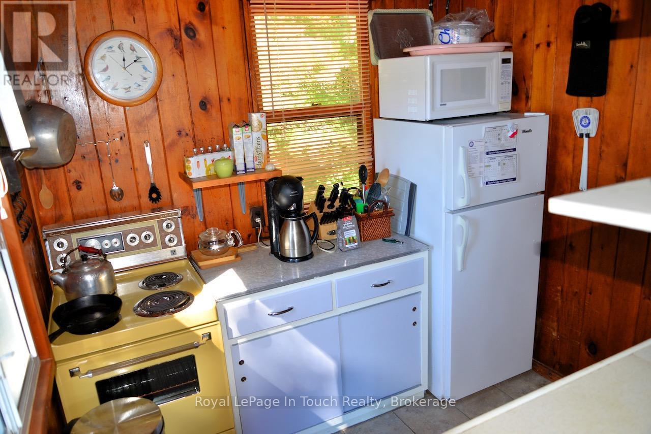 












1916 SIX MILE LAKE SHORE ISLAND

,
Georgian Bay (Baxter),




Ontario
L0K1S0

