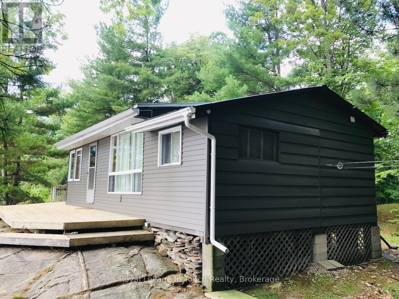 












1916 SIX MILE LAKE SHORE ISLAND

,
Georgian Bay (Baxter),




Ontario
L0K1S0

