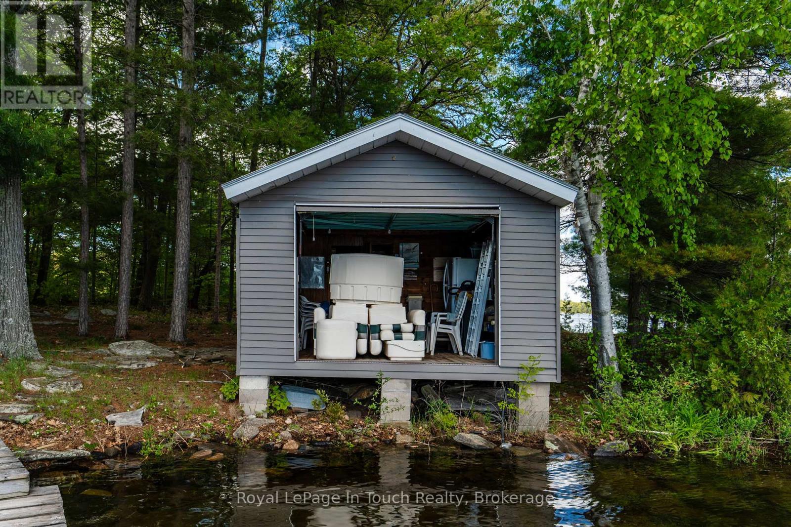 












1916 SIX MILE LAKE SHORE ISLAND

,
Georgian Bay (Baxter),




Ontario
L0K1S0

