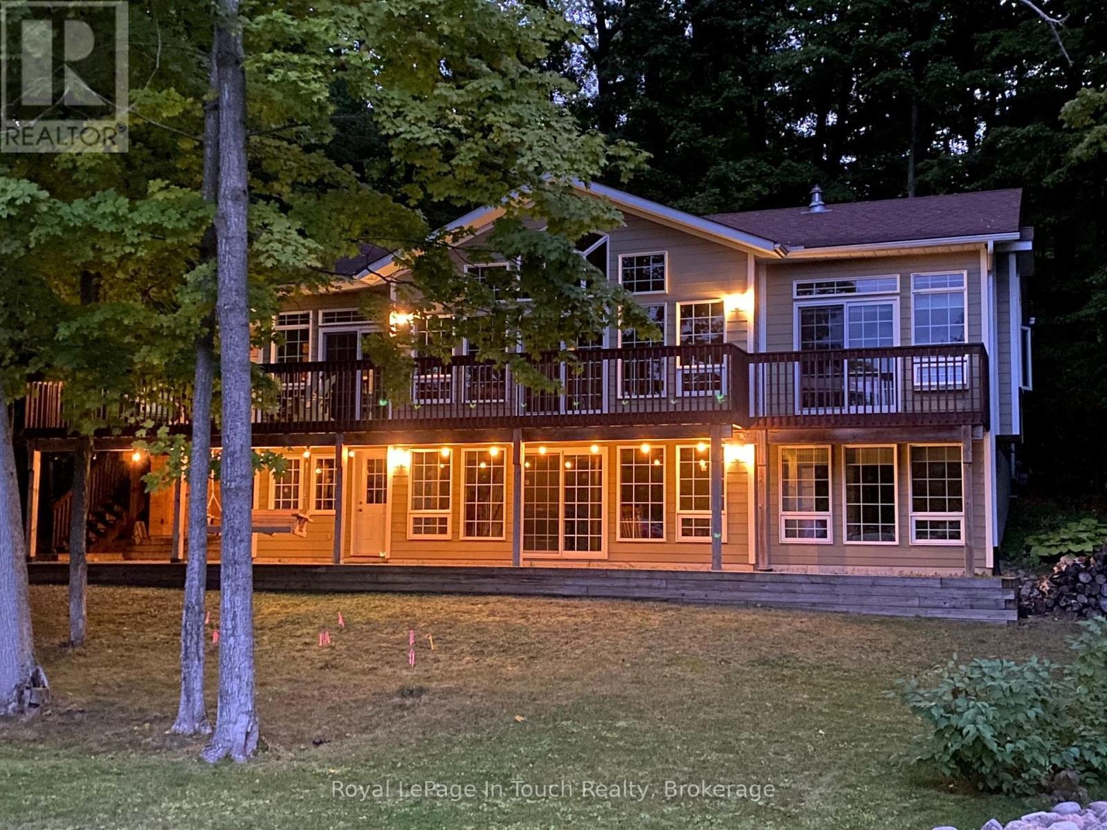 












157 FARLAIN LAKE ROAD W

,
Tiny,




Ontario
L9M0B9

