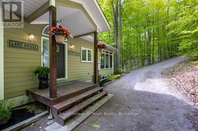 












157 FARLAIN LAKE ROAD W

,
Tiny,




Ontario
L9M0B9

