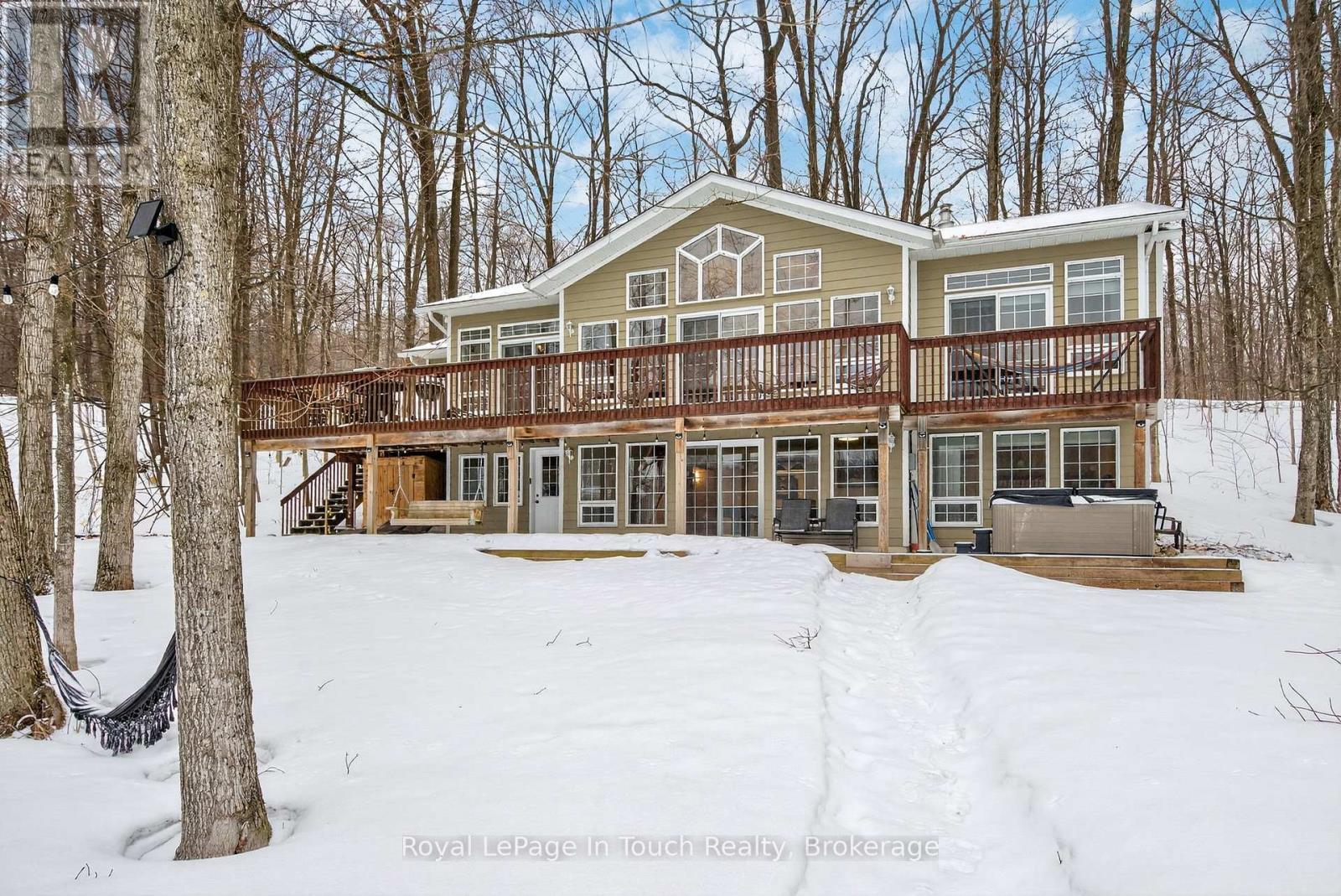 












157 FARLAIN LAKE ROAD W

,
Tiny,




Ontario
L9M0B9

