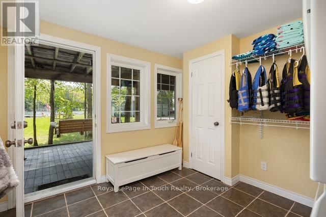 












157 FARLAIN LAKE ROAD W

,
Tiny,




Ontario
L9M0B9

