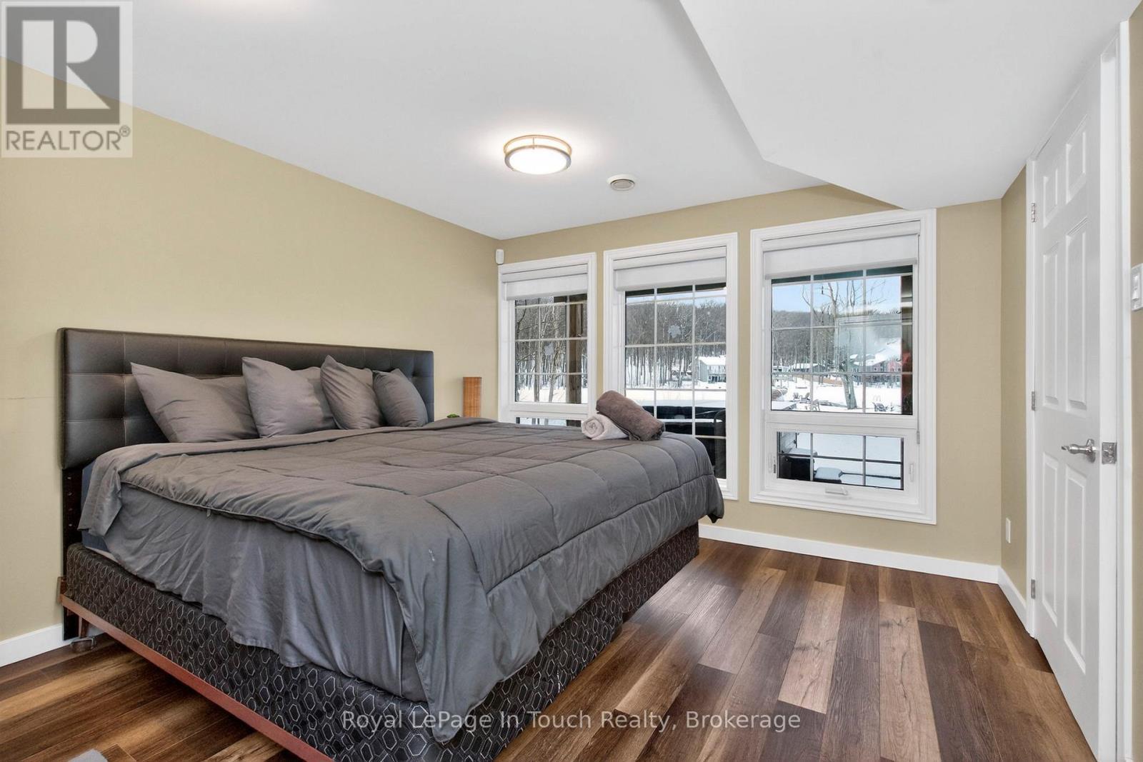 












157 FARLAIN LAKE ROAD W

,
Tiny,




Ontario
L9M0B9

