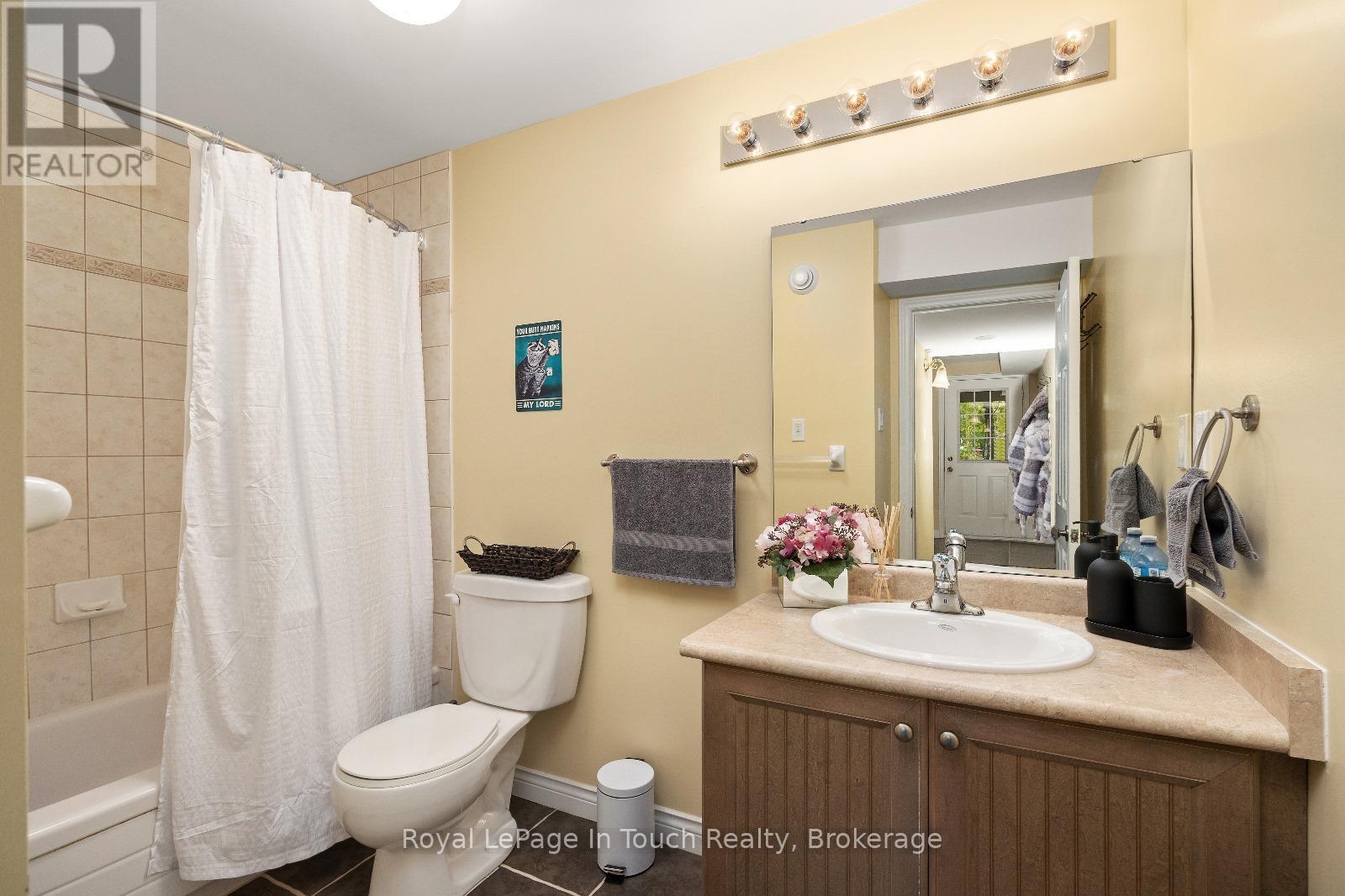 












157 FARLAIN LAKE ROAD W

,
Tiny,




Ontario
L9M0B9

