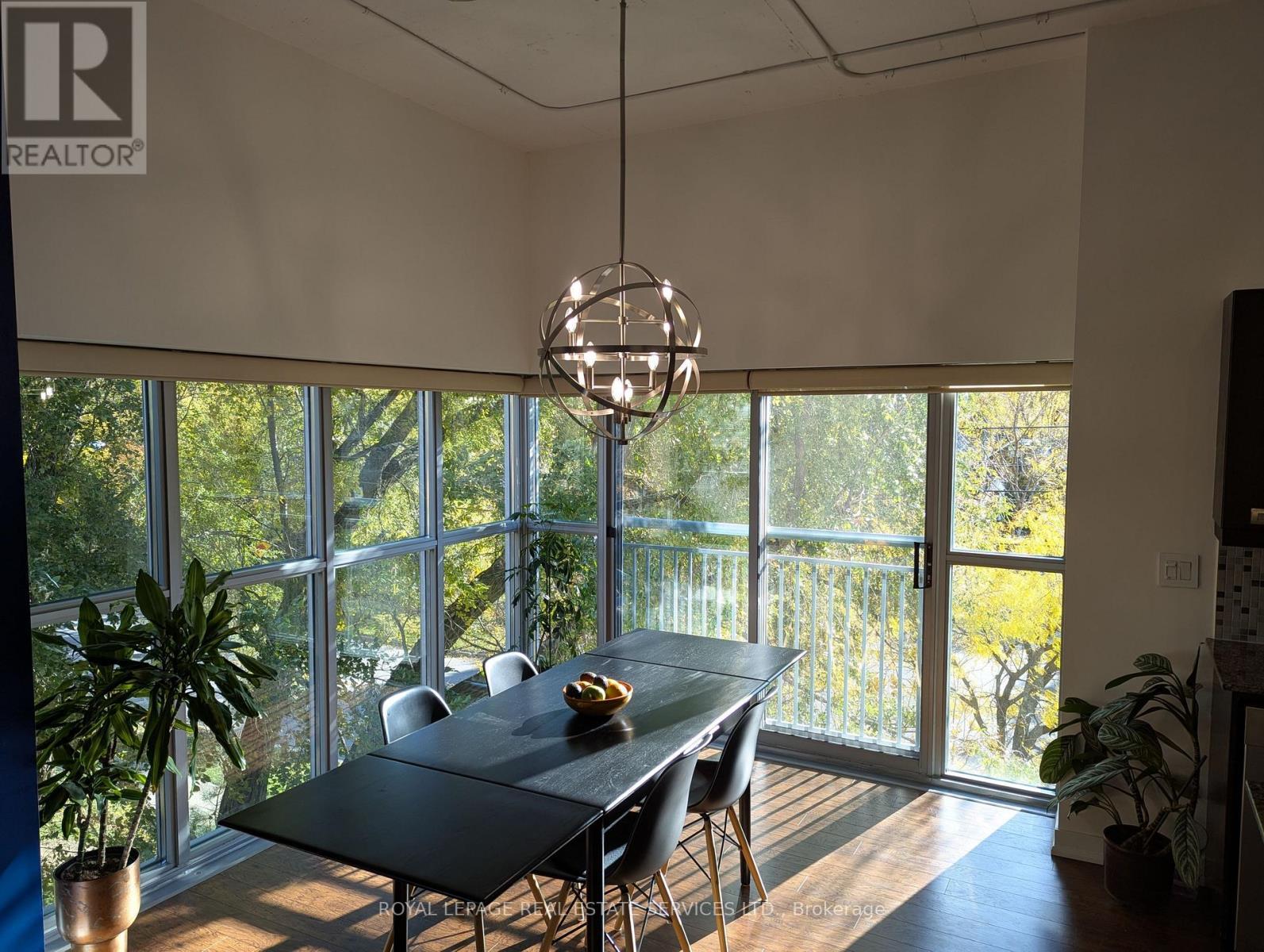 












206 - 2 FIELDWAY ROAD

,
Toronto,




Ontario
M8Z0B9

