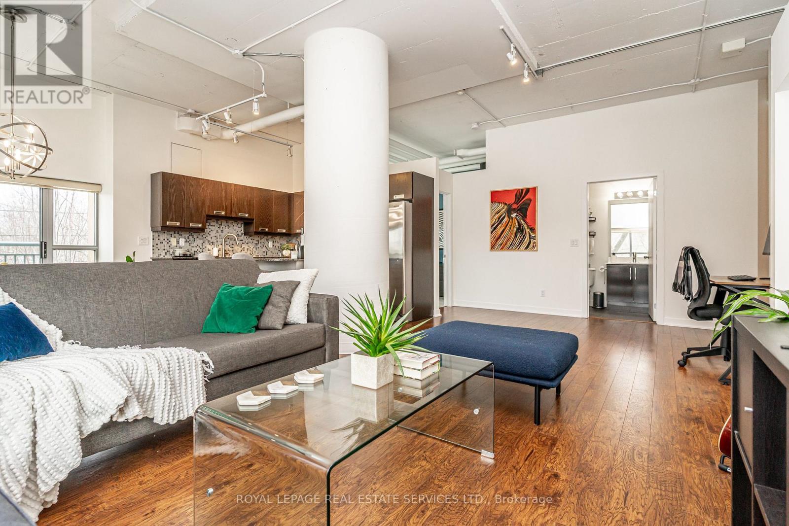 












206 - 2 FIELDWAY ROAD

,
Toronto,




Ontario
M8Z0B9

