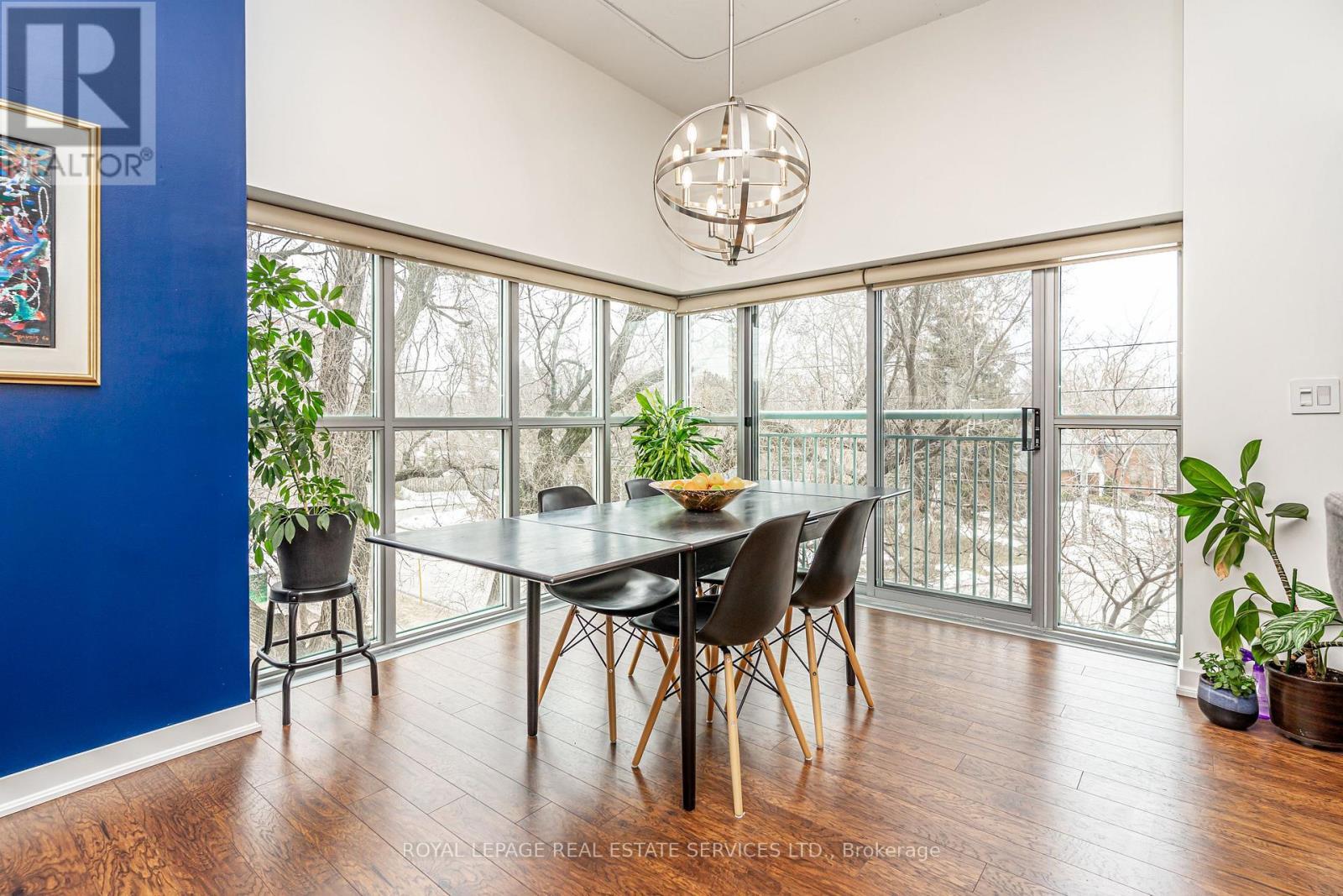 












206 - 2 FIELDWAY ROAD

,
Toronto,




Ontario
M8Z0B9

