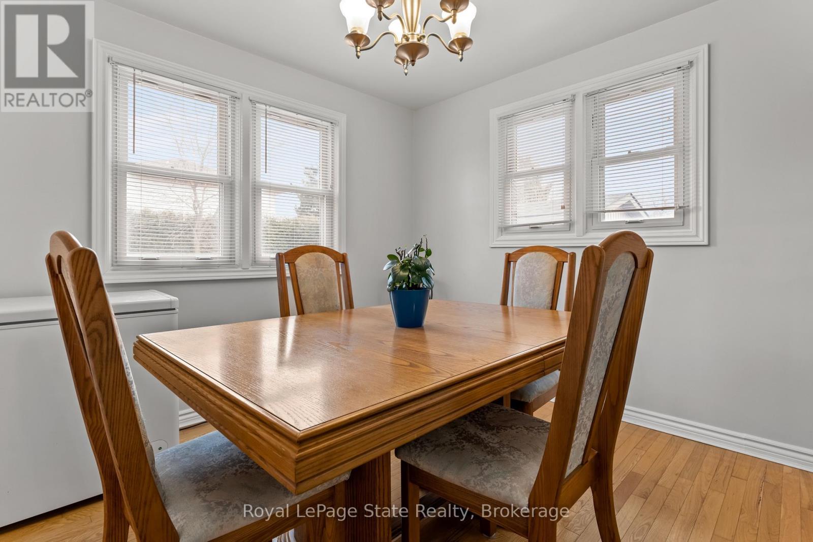 












4539 ONTARIO STREET

,
Lincoln (Beamsville),




Ontario
L0R1B5

